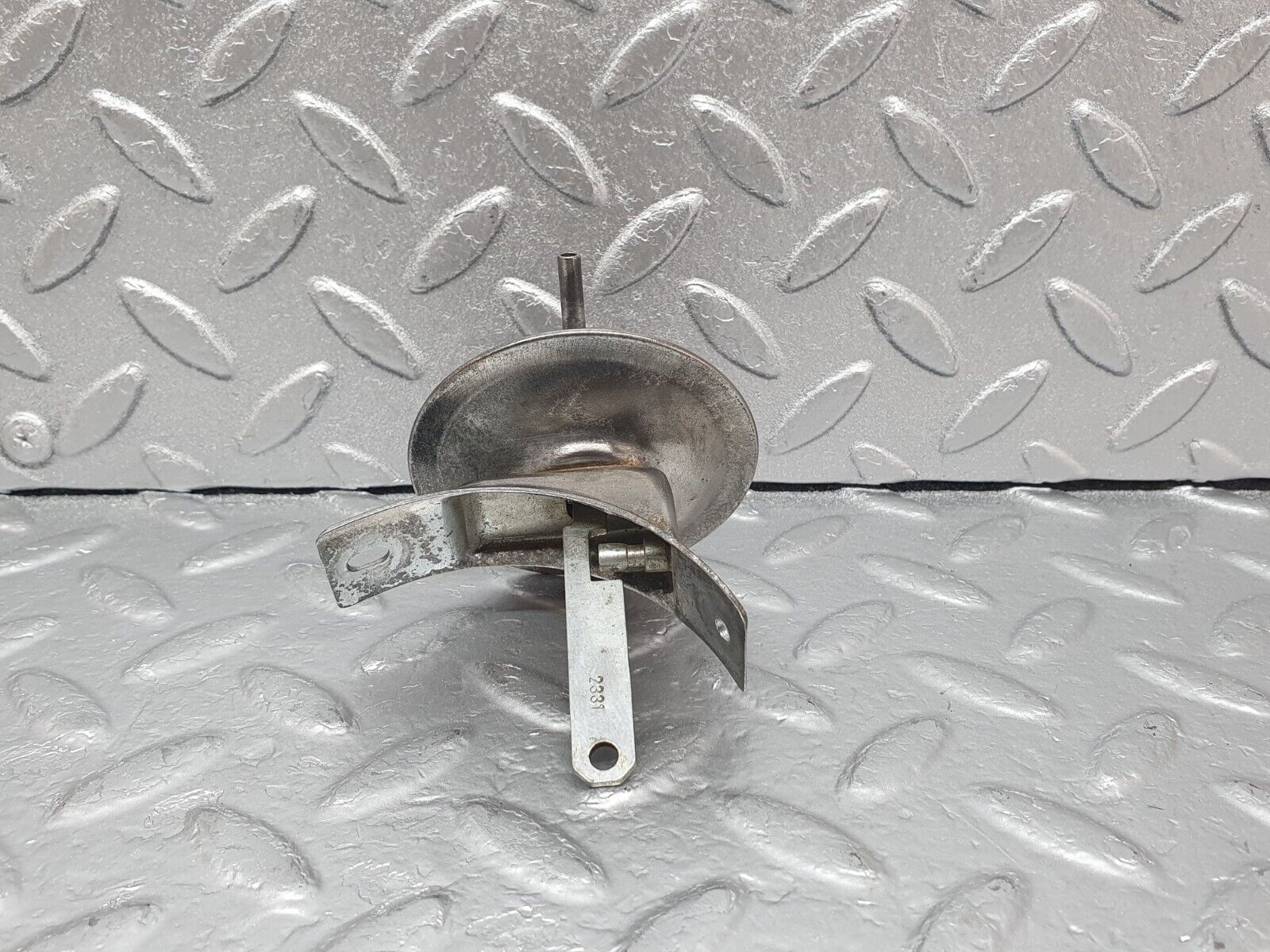 43687 Mercedes-Benz C126 380SEC Coupe Ignition Distributor Vacuum Control Valve