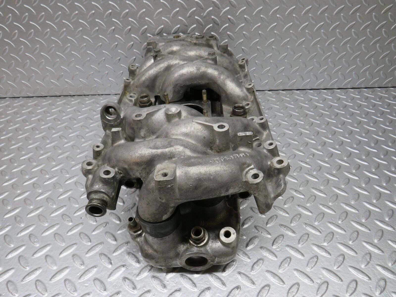 32814 Mercedes-Benz C107 R107 350 V8 Air Intake Manifold 1161412501