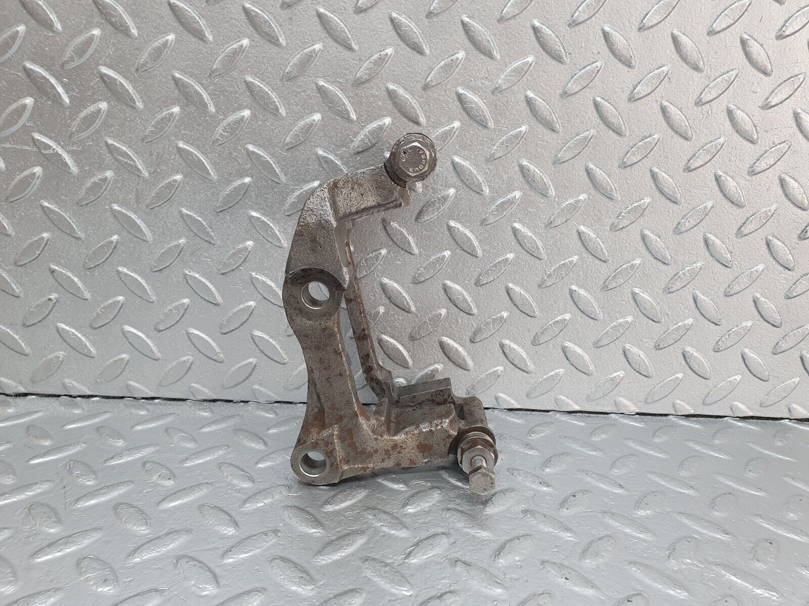 43719 Mercedes-Benz C126 380SEC Coupe Front Right Brake Caliper Bracket