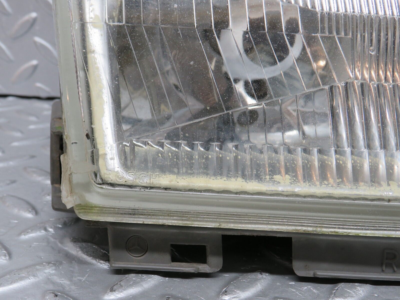 39629 Mercedes-Benz R129 320SL Headlight Bosch Right 0301090702 1298203861