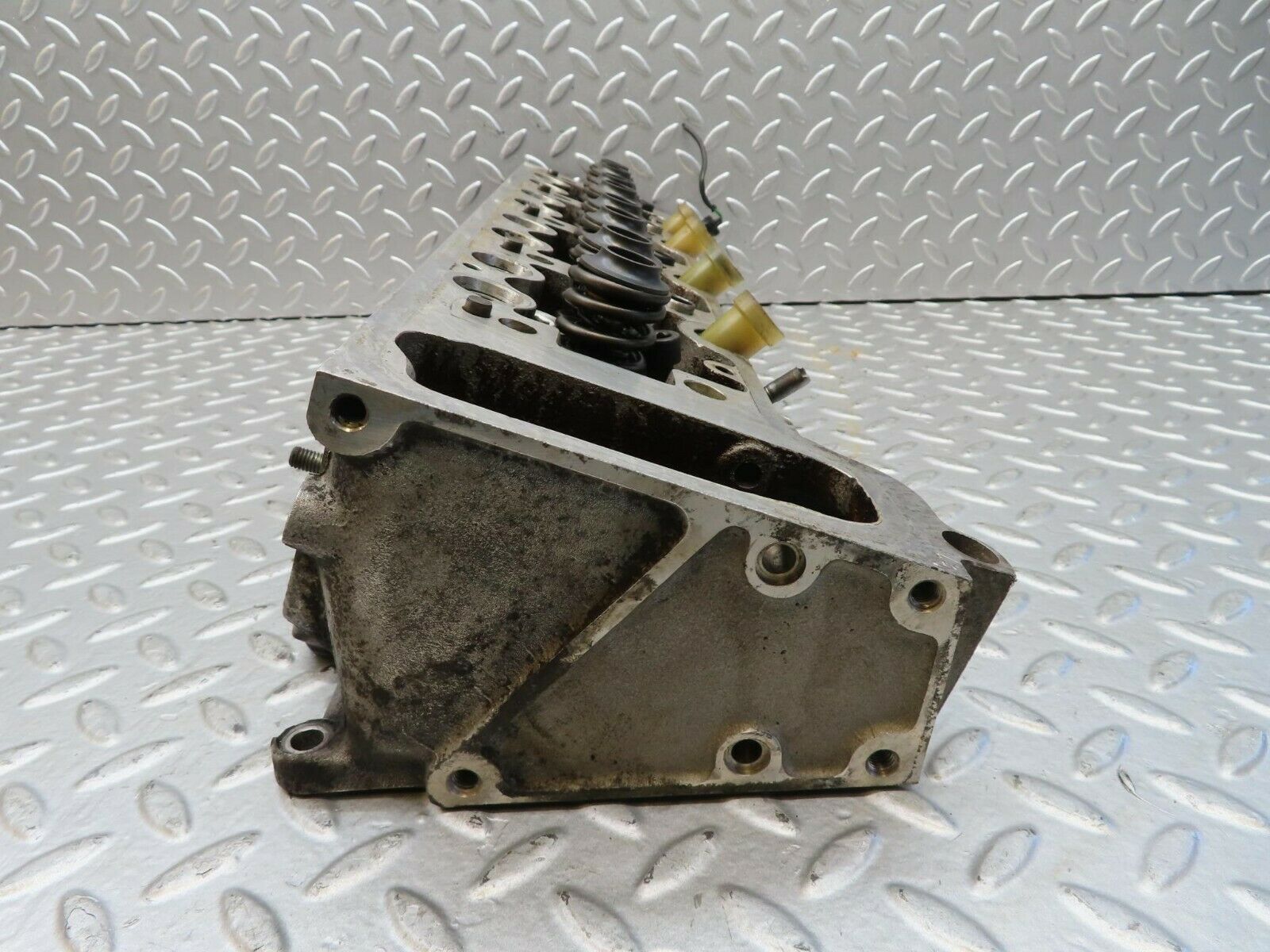 15795 Mercedes-Benz R107 450SL Cylinder Head Right 1160162701