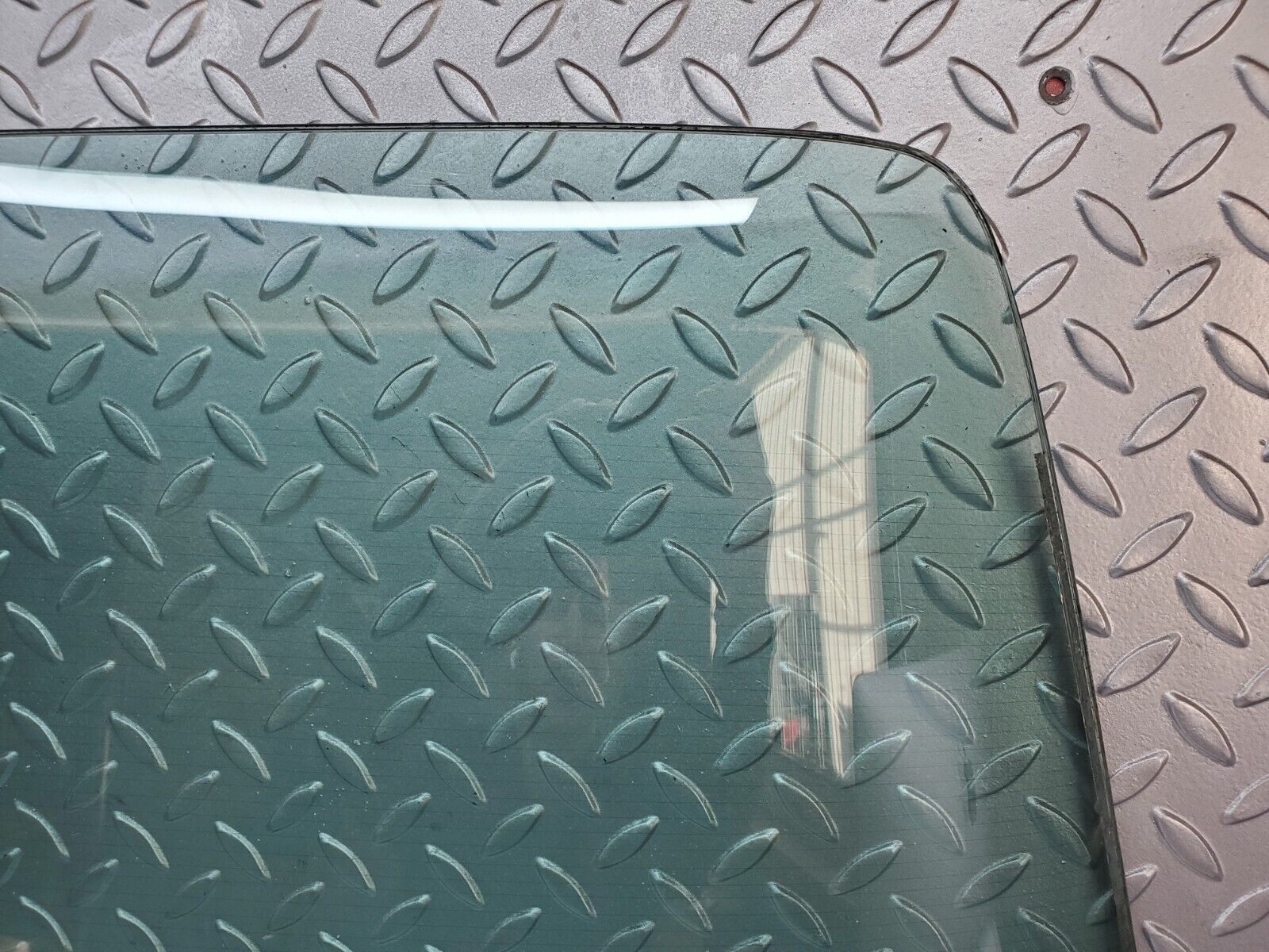 45723 Mercedes-Benz W126 420SE Rear Heated Windscreen Glass