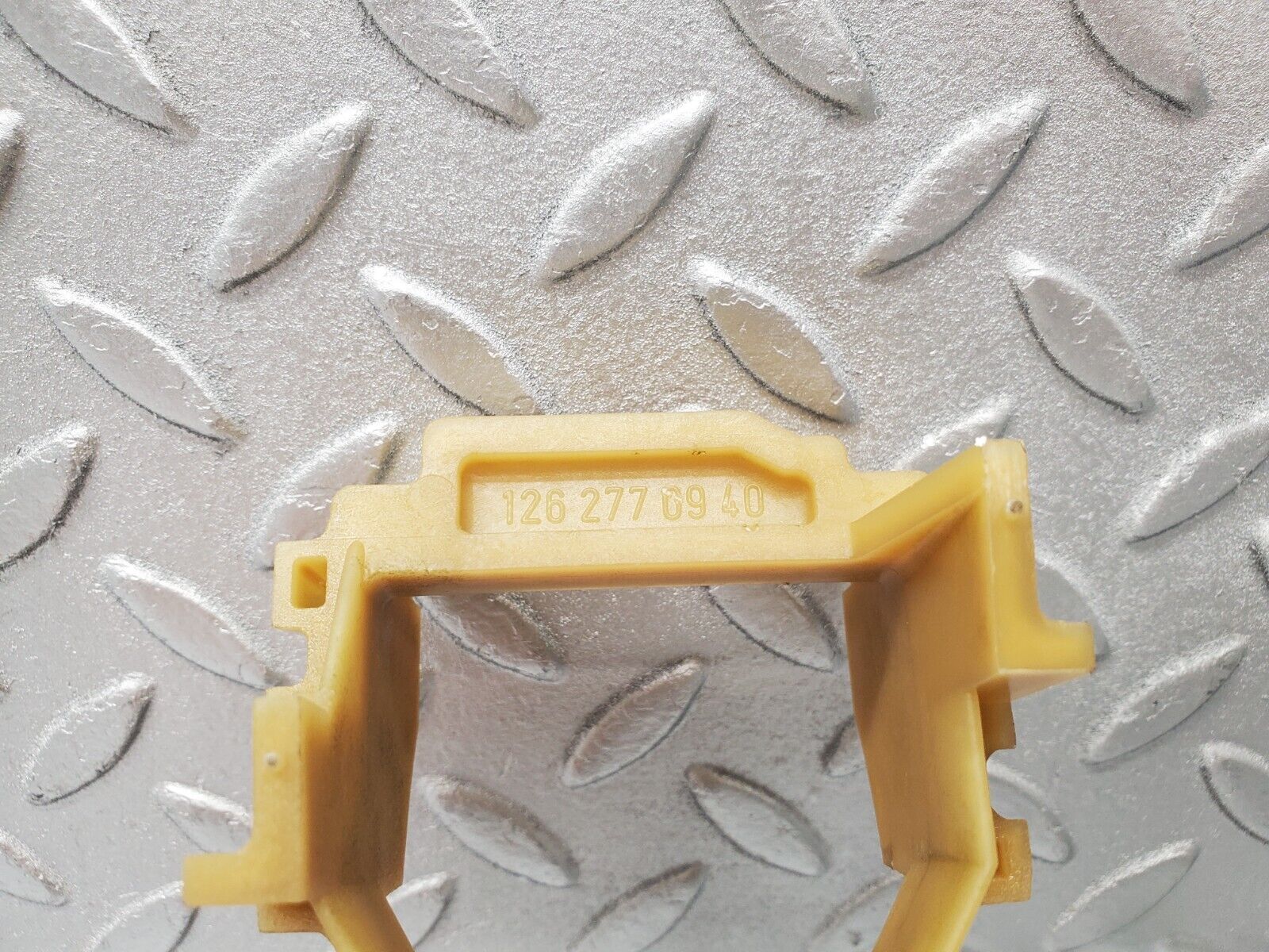 46689 Mercedes-Benz C123 280CE Coupe Automatic Gearbox Support Bracket 722.309 1262770940 1262770740