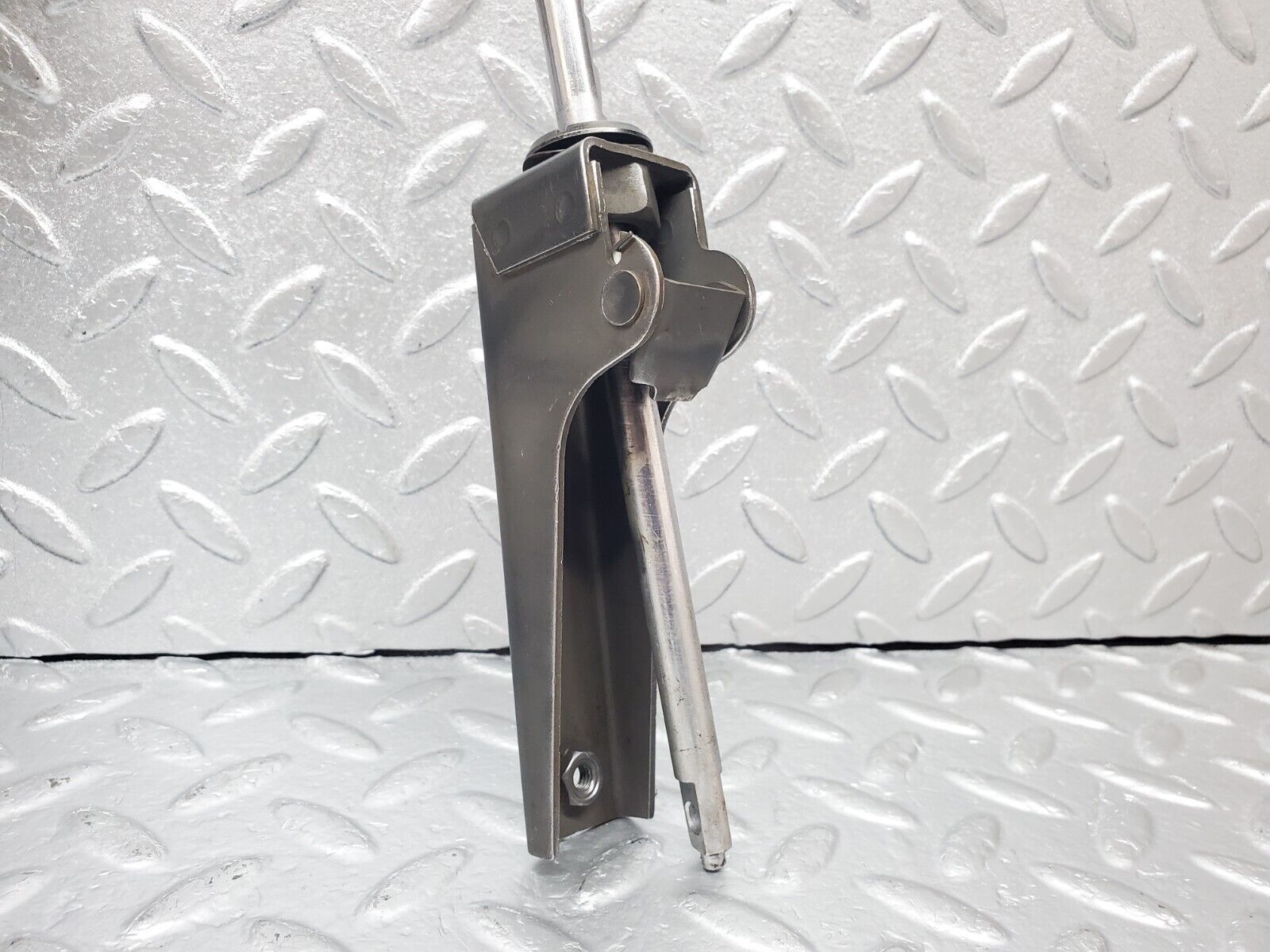 44310 Mercedes-Benz W123 280E Handbrake Regulator