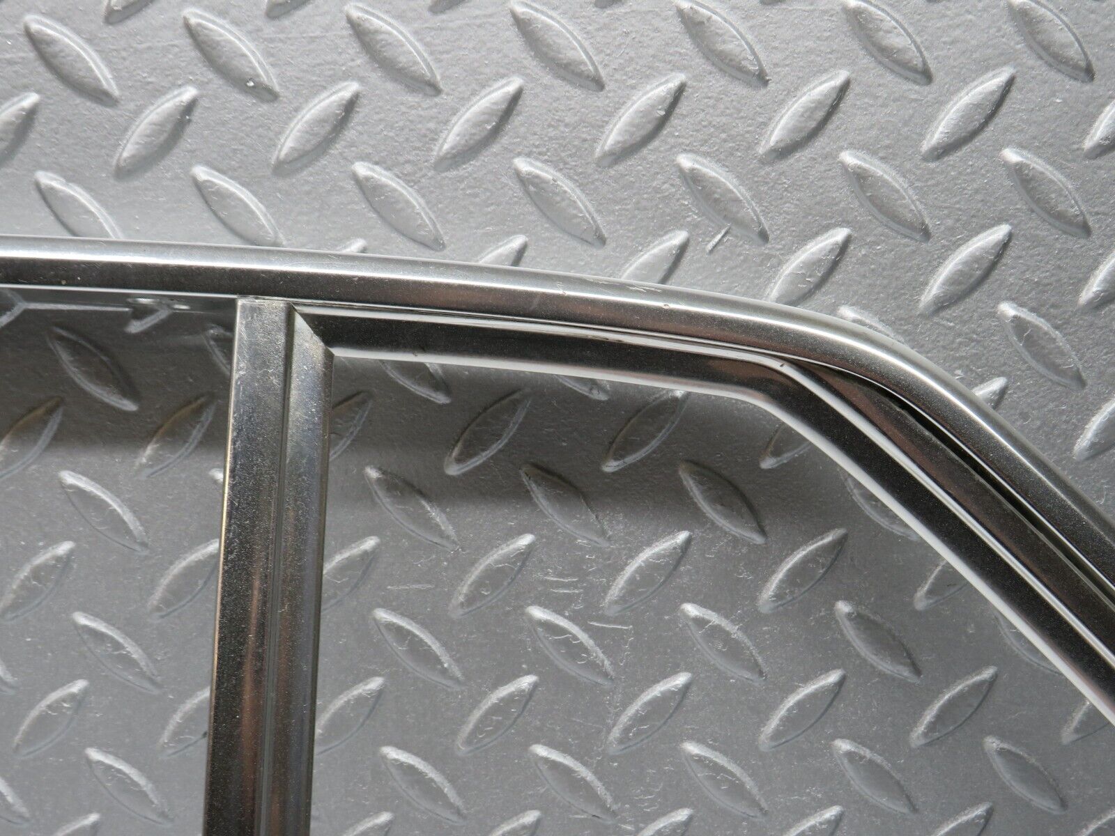 40196 Mercedes-Benz R107 Hardtop Side Window Chrome Moulding Trim Left