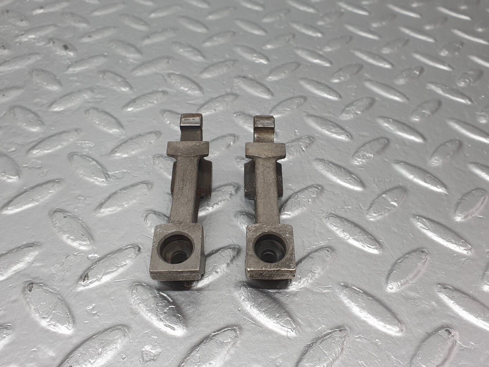 43361 Mercedes-Benz W108 280SE Valve Rocker Arm With Retaining Spring