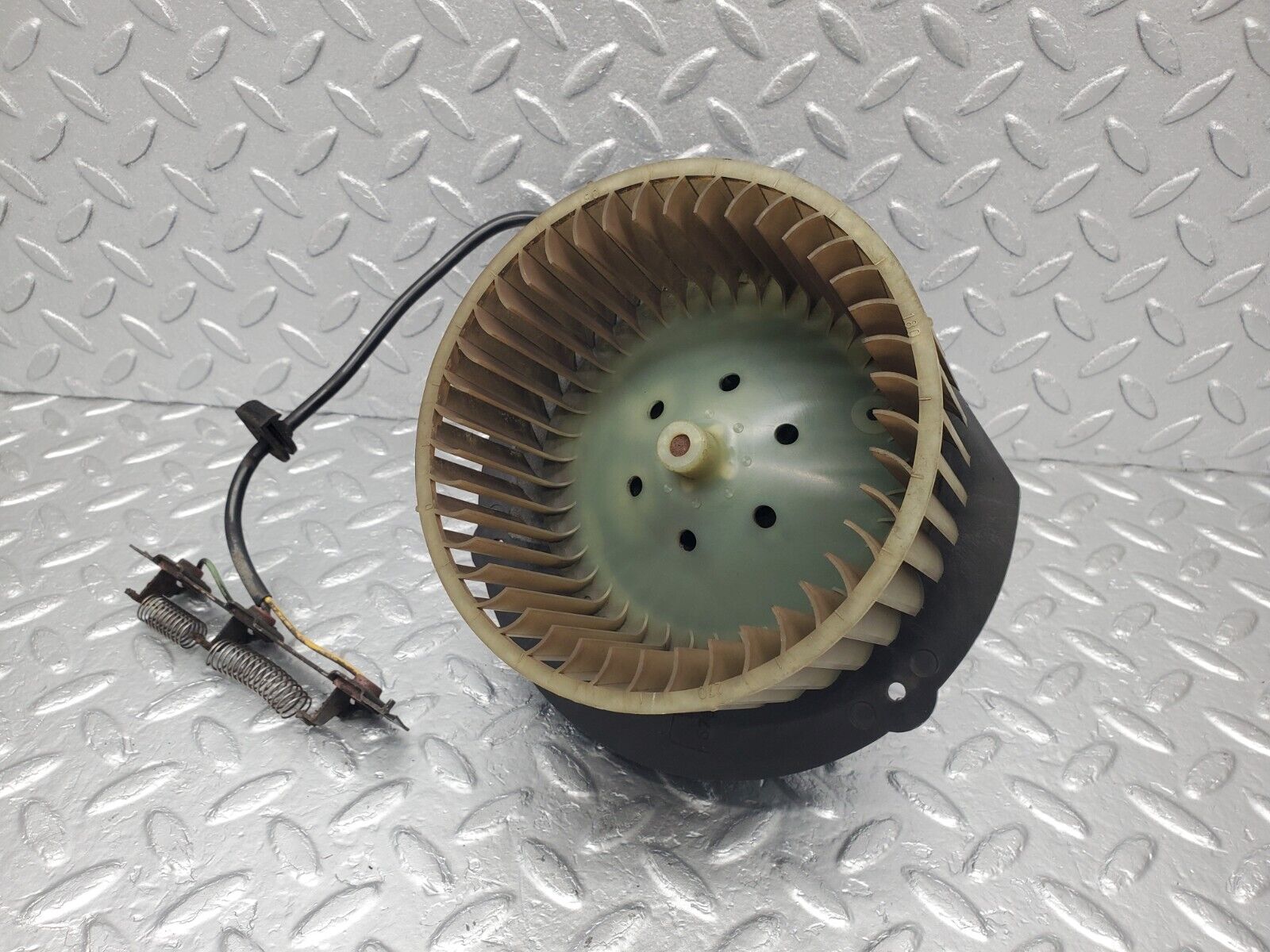 46076 Mercedes-Benz S123 200T Wagon Heater Blower Motor Siemens