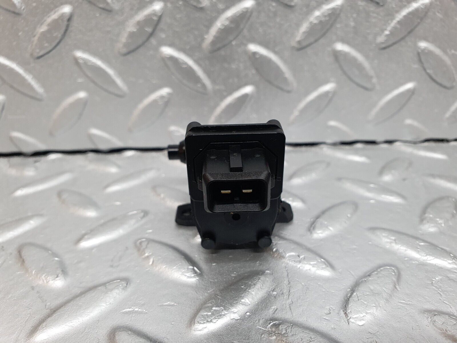 41923 Mercedes-Benz W202 C200 Heater Control Vacuum Valve 2028000178