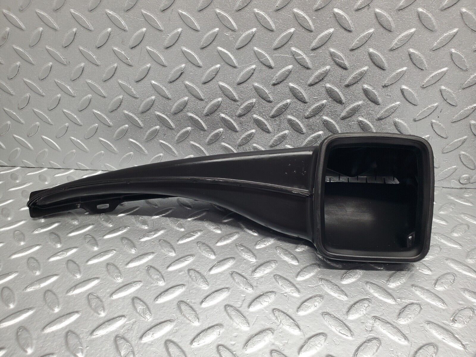 46506 Mercedes-Benz C123 280CE Coupe Air Duct Vent Pair 1238300219 1238300119