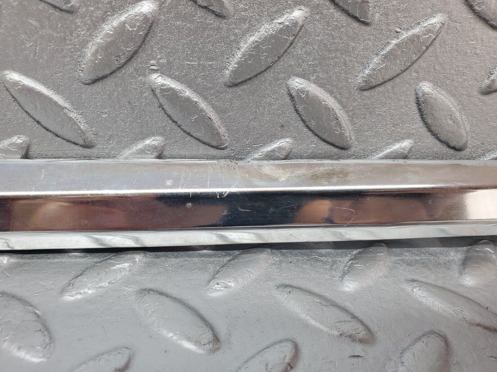 45808 Mercedes-Benz W126 420SE Front Right Door Chrome Moulding Trim