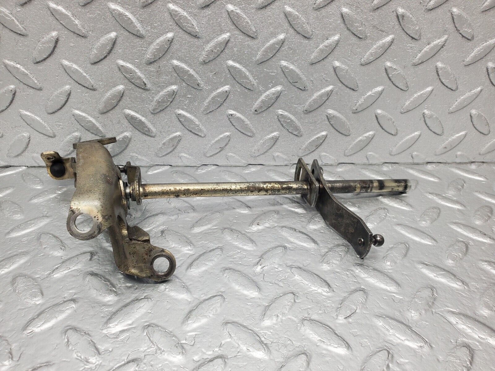 46071 Mercedes-Benz W126 420SE Throttle Linkage