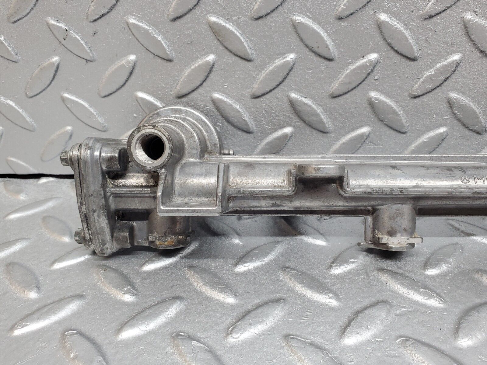 44733 Mercedes-Benz W124 220E Fuel Injector Rail 1110780745