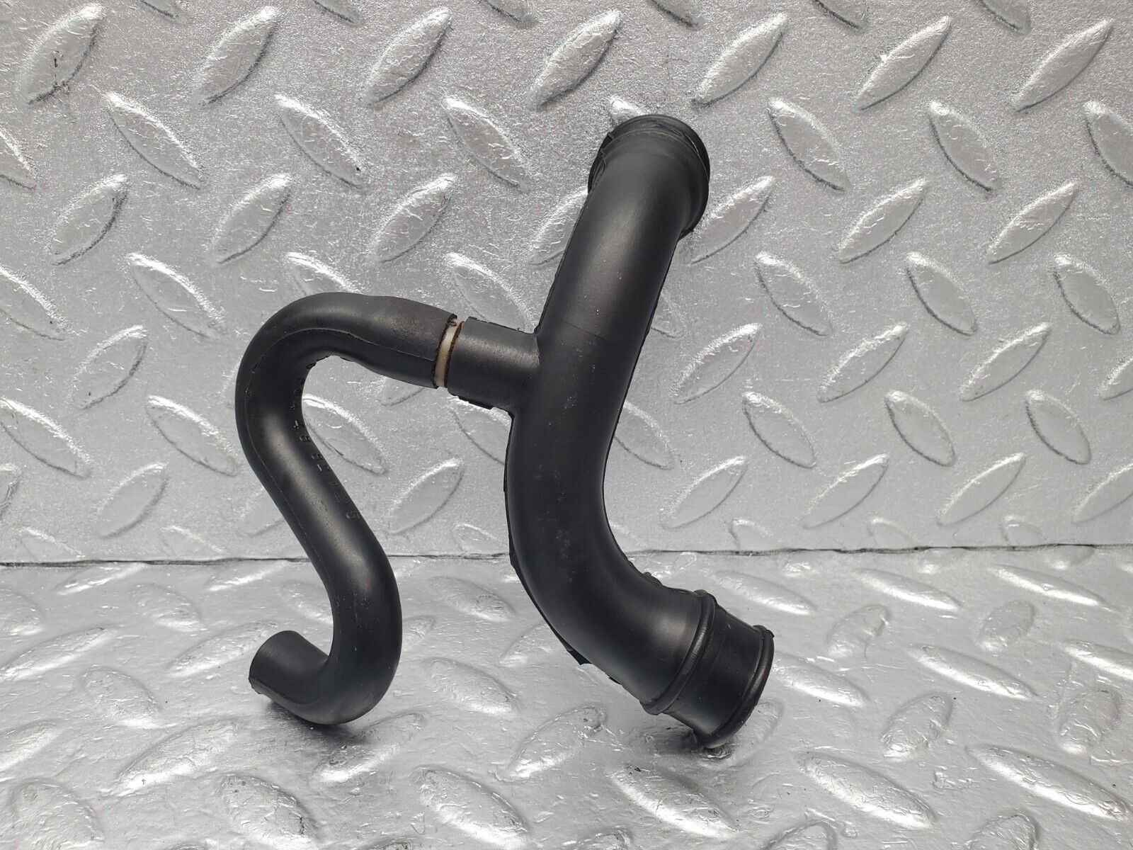 46659 Mercedes-Benz C123 280CE Coupe Air Intake Pipe 1100943882 1100944882