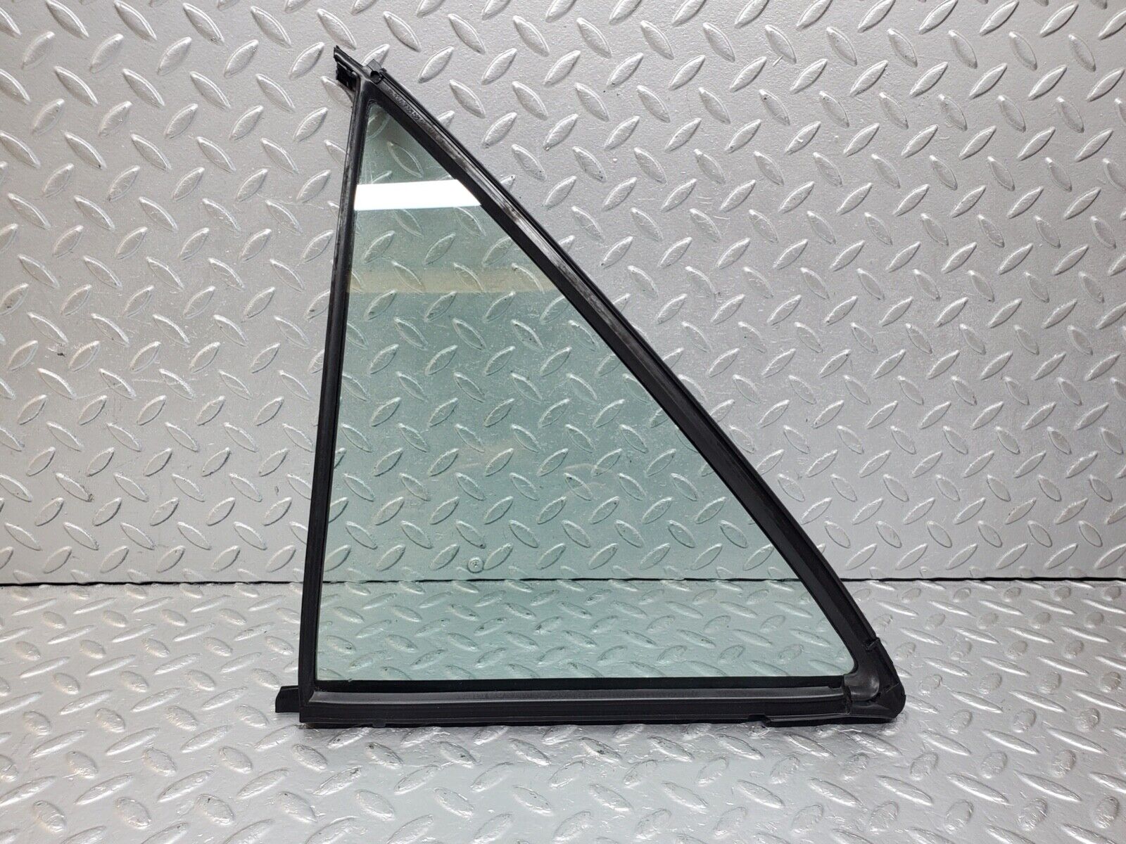 44635 Mercedes-Benz W124 220E Rear Left Quarter Window Glass 1247350524