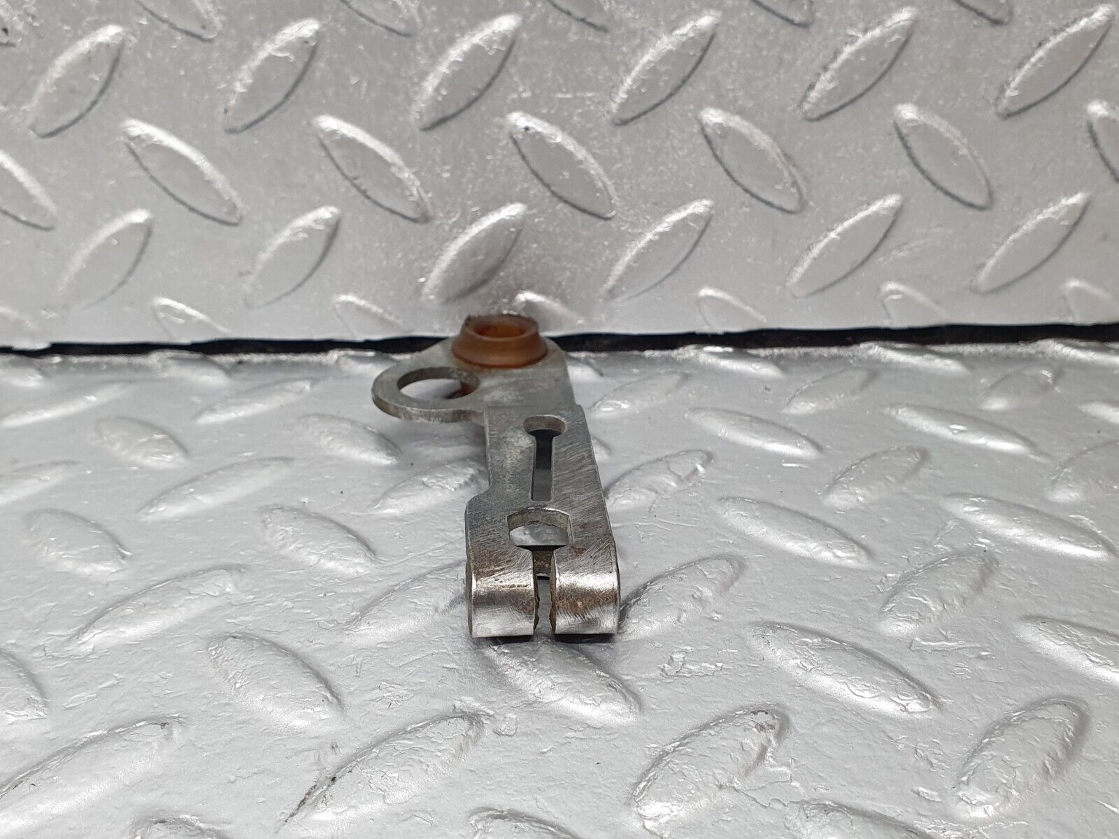 42640 Mercedes-Benz R129 320SL Coupe Automatic Gearbox Linkage Bracket