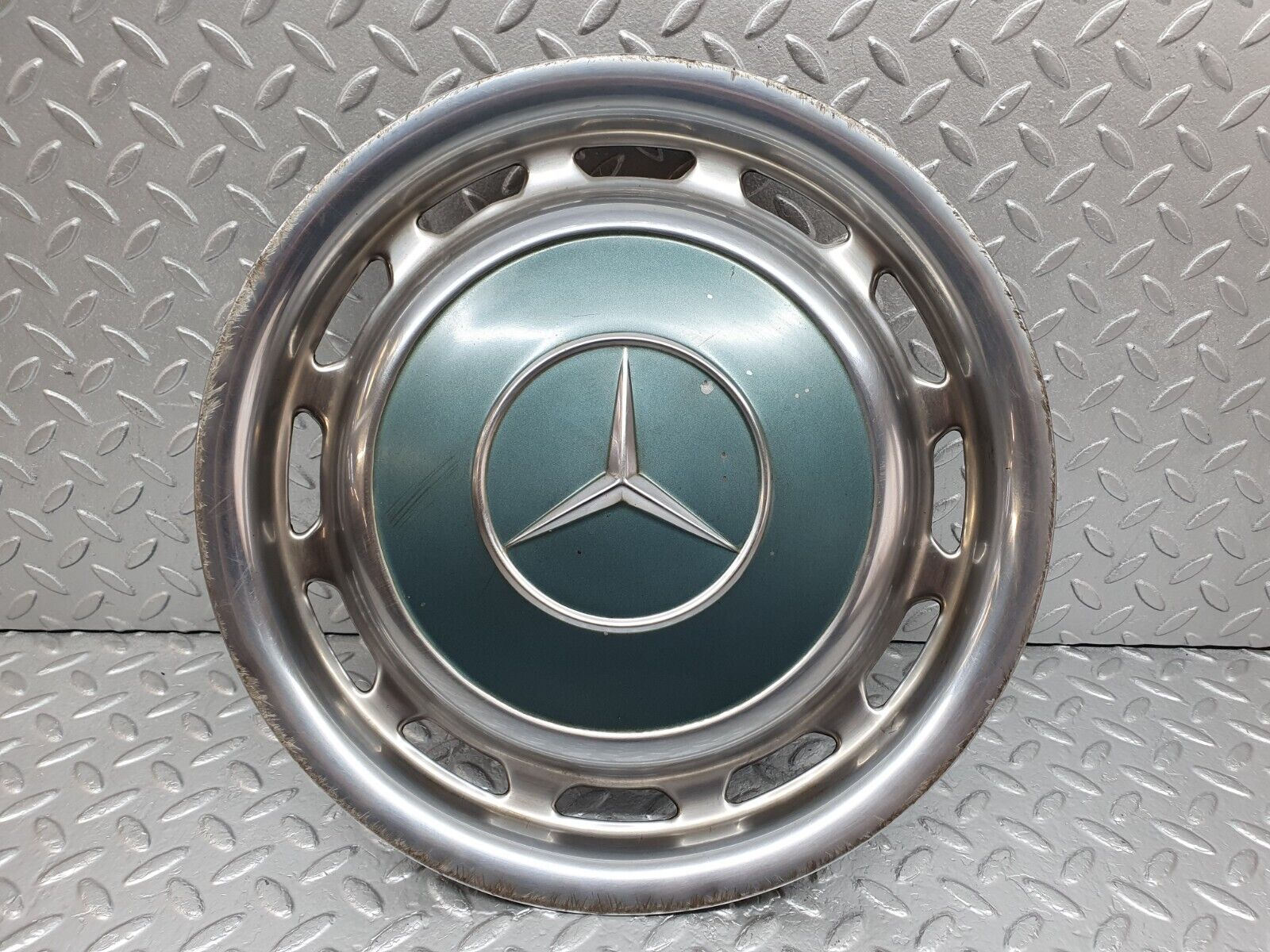 44161 Mercedes-Benz C123 230CE Coupe Wheel Hub Cap 14''