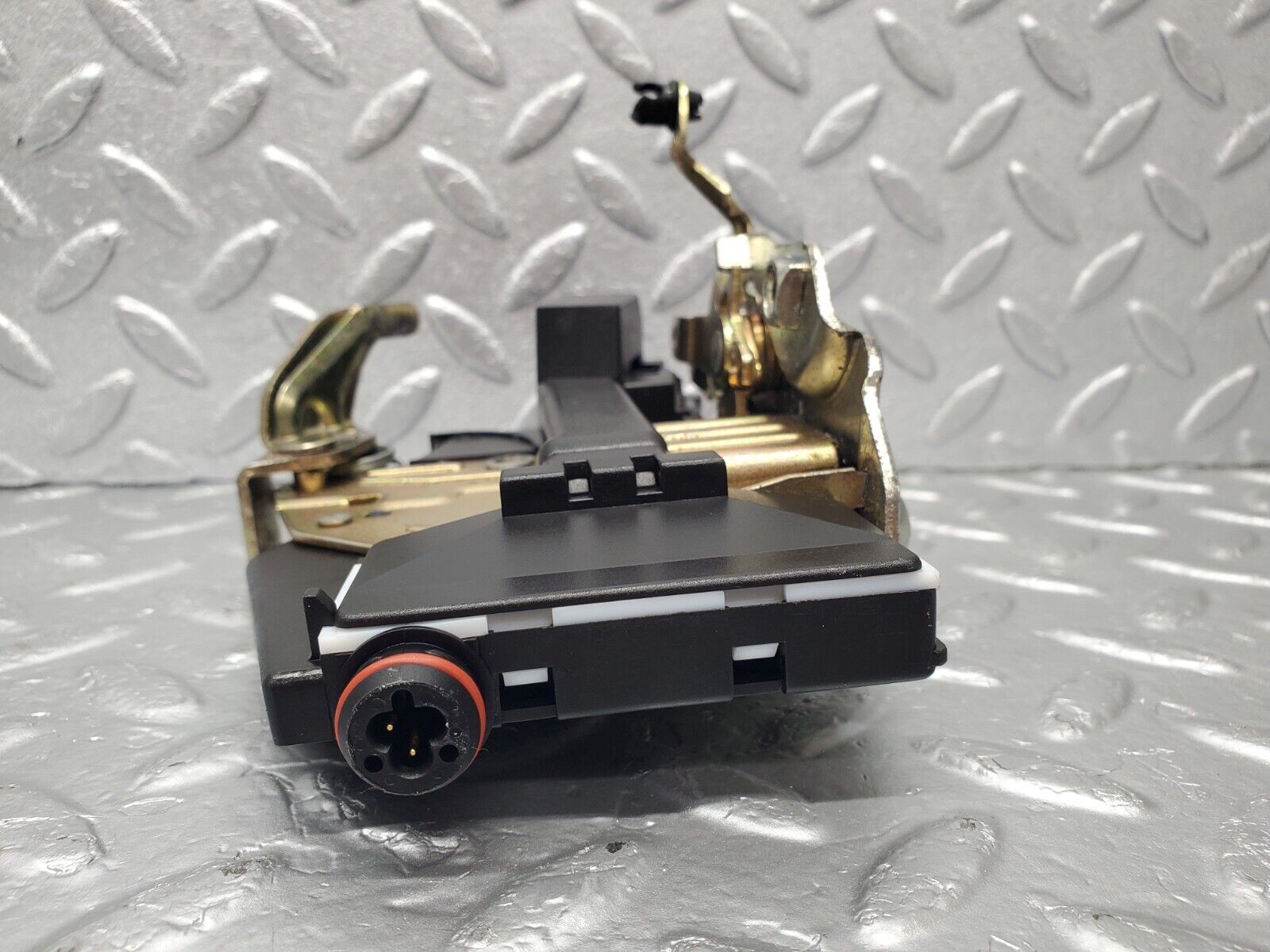 46749 Mercedes-Benz R129 320SL Coupe Right Door Lock Mechanism