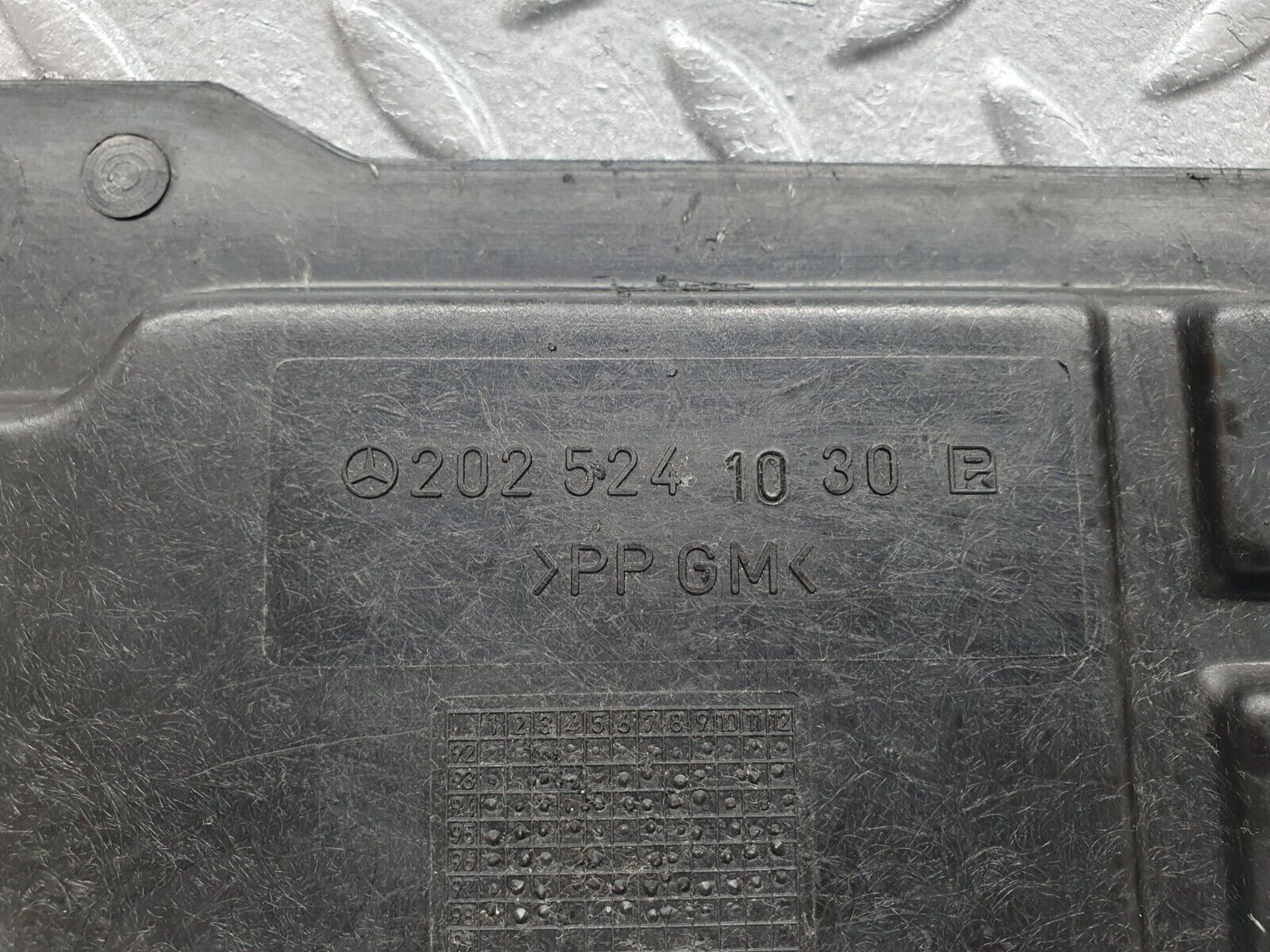 41781 Mercedes-Benz W202 C200 Right Engine Bay Cover Panel 2025241030