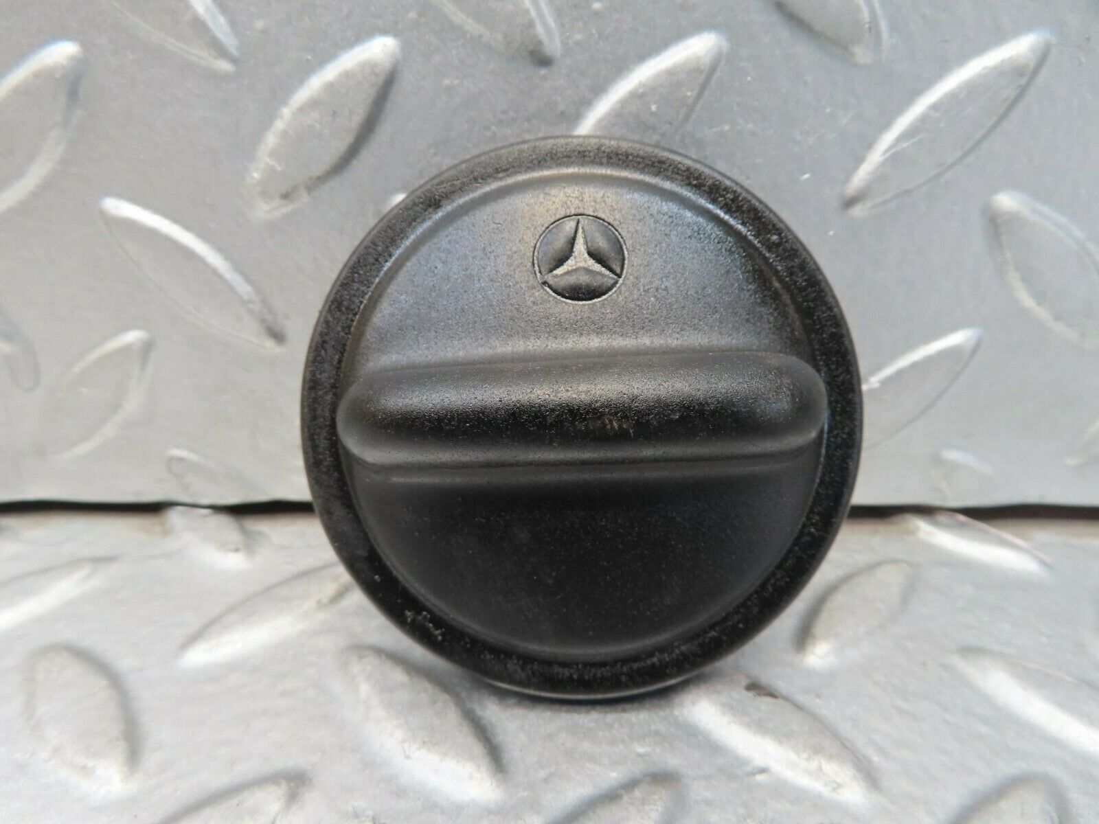 15674 Mercedes-Benz R107 450SL Fuel Tank Cap