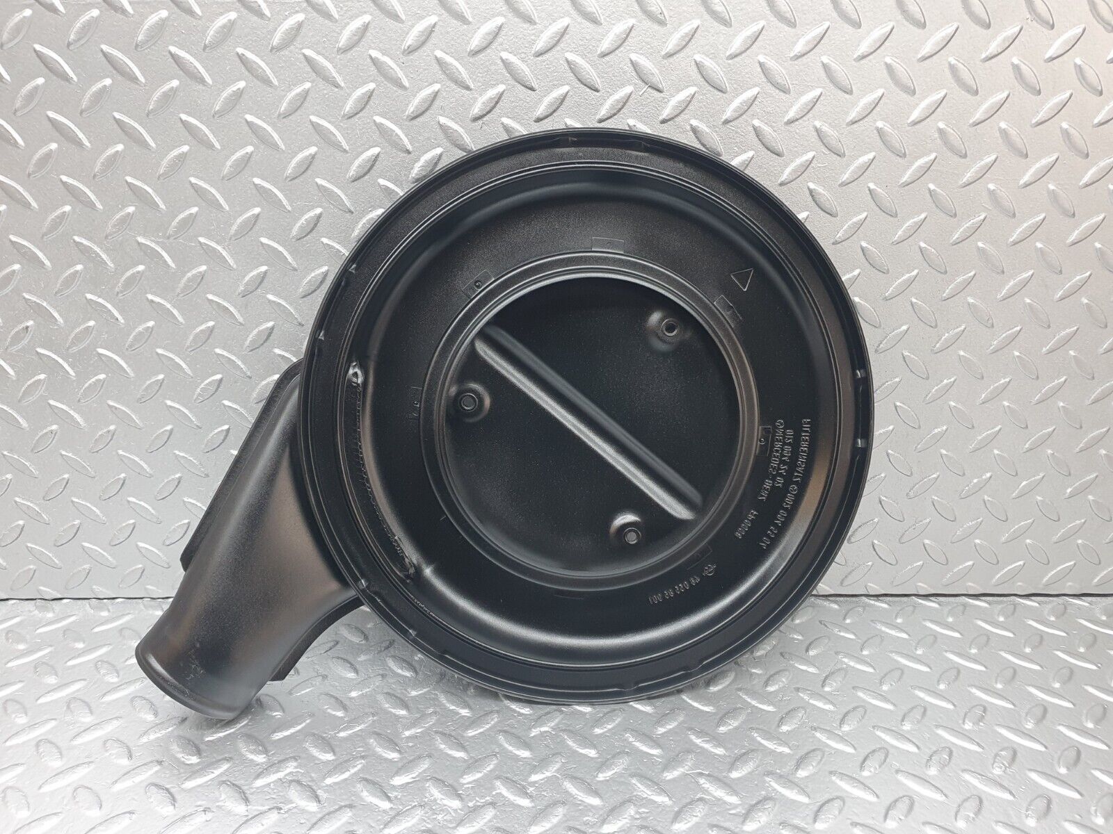 42818 Mercedes-Benz W201 190 2.0L Air Filter Box Housing Cap 0120942402