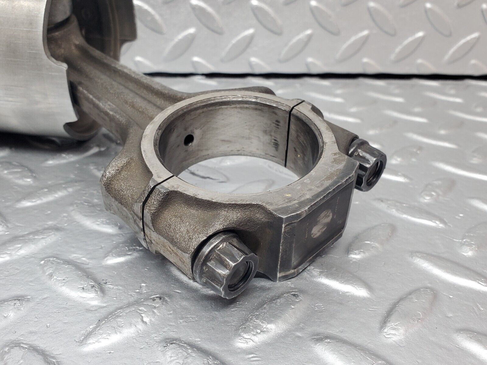 44300 Mercedes-Benz W123 280E Piston With Connecting Rod 85.985Mm 11005