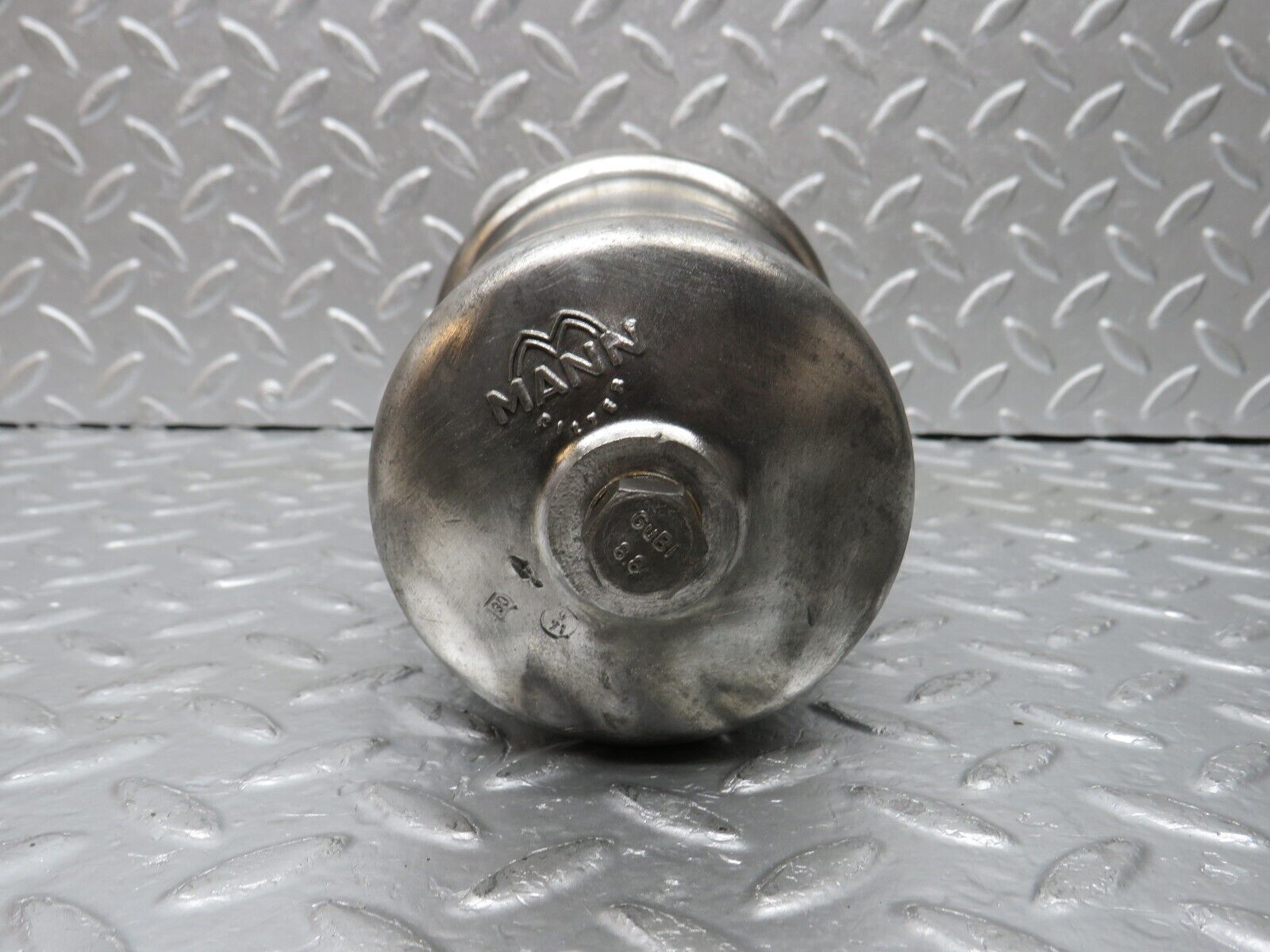 32982 Mercedes-Benz C107 R107 350 V8 Oil Filter Housing 1161840309