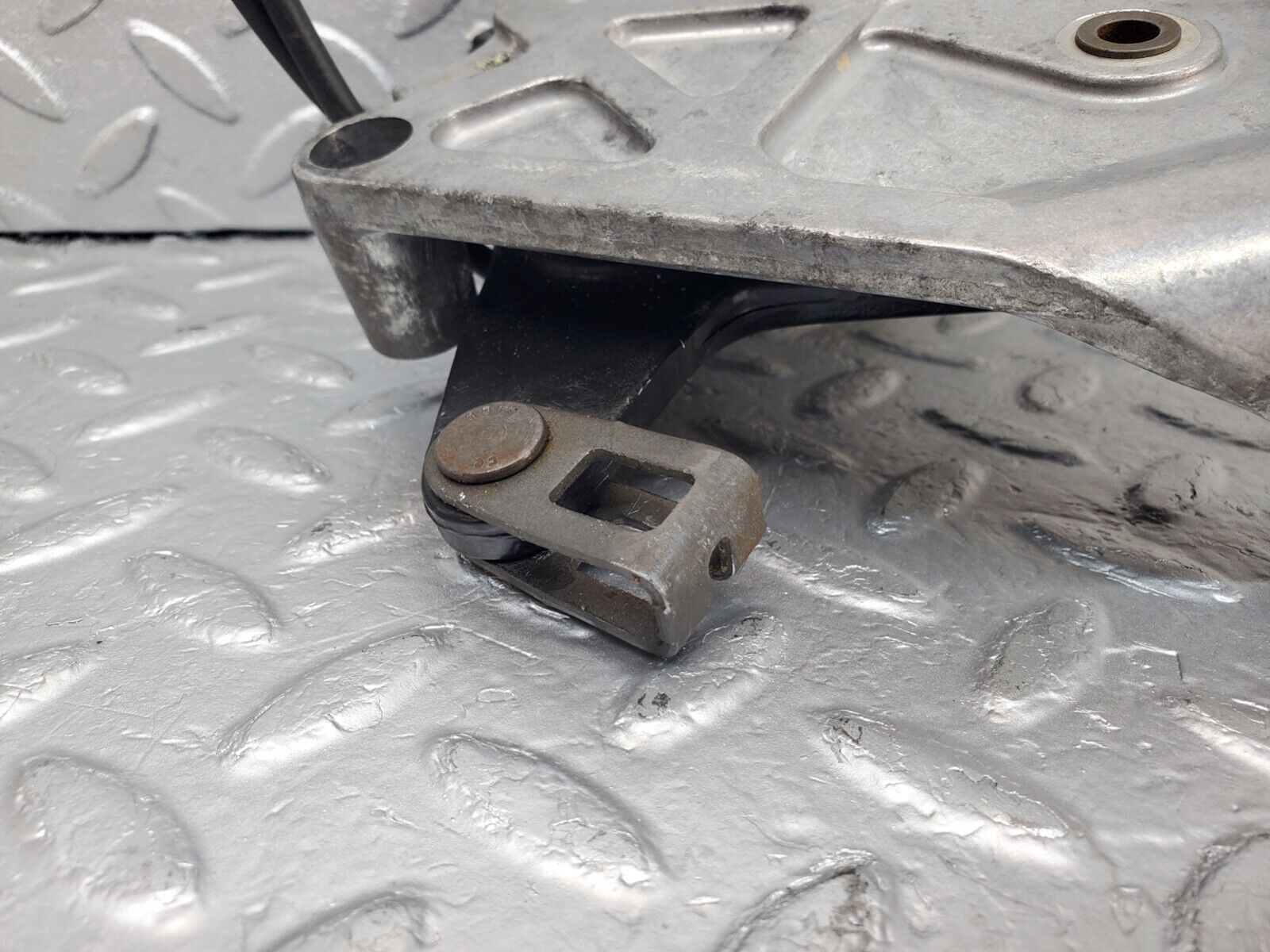 44590 Mercedes-Benz W124 220E Parking Brake Pedal 1244270736 1244270801