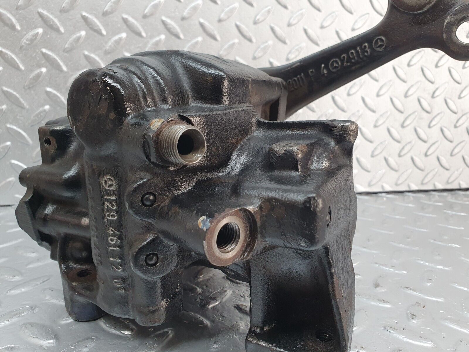 42627 Mercedes-Benz R129 320SL Coupe Steering Box Steering Rack 1294611201 1294601401