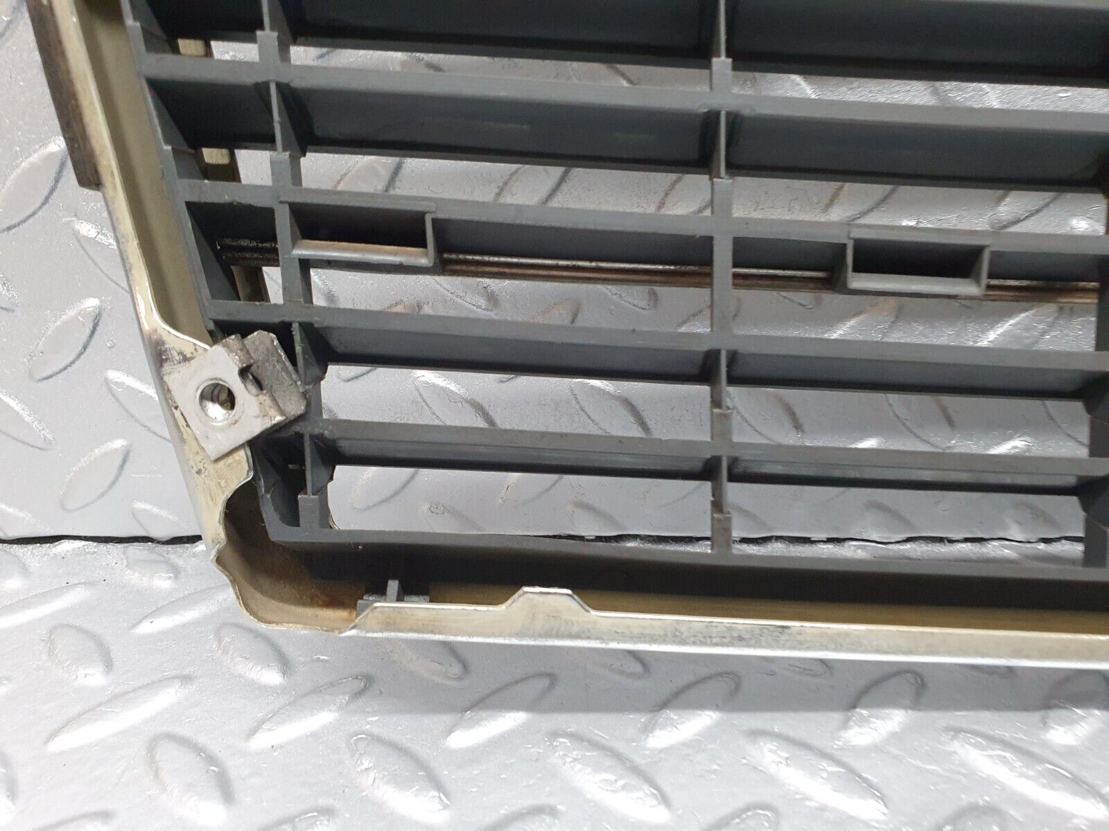 41801 Mercedes-Benz W202 C200 Bonnet Grill Chrome 2028880323