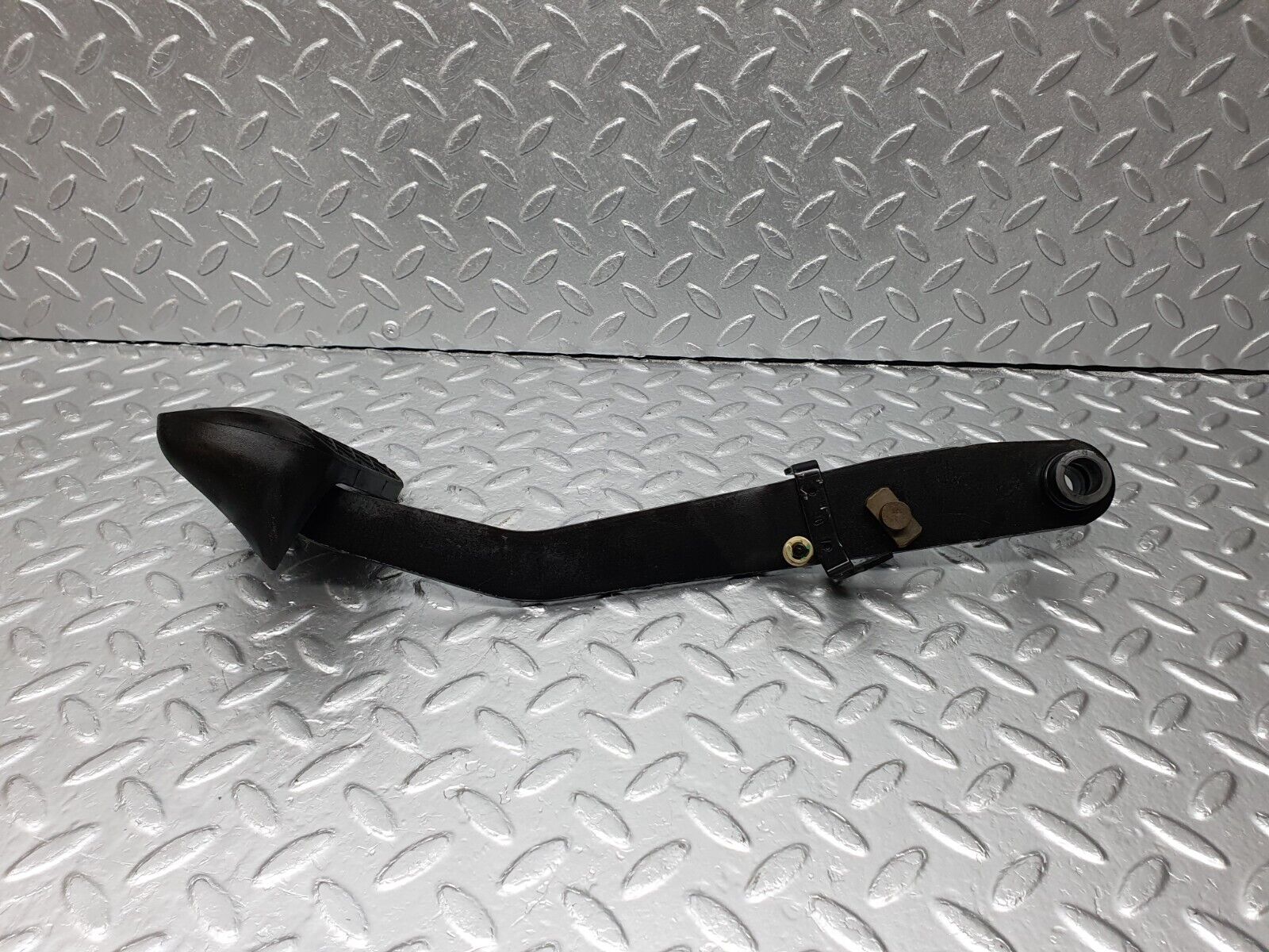 41967 Mercedes-Benz W202 C200 Brake Pedal With Rubber 1232910082