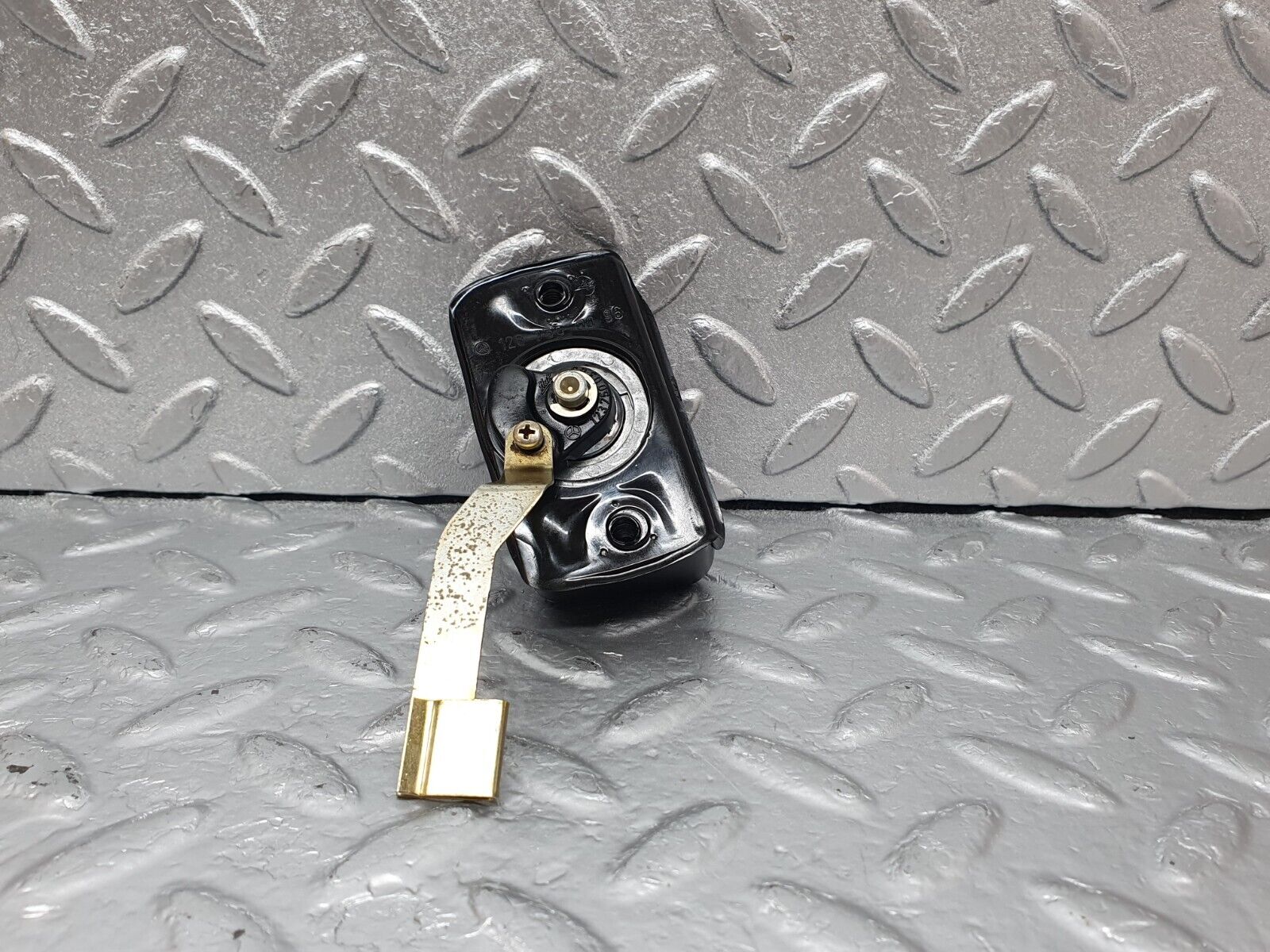 43972 Mercedes-Benz C123 230CE Coupe Trunk Lock No Key 1237580096