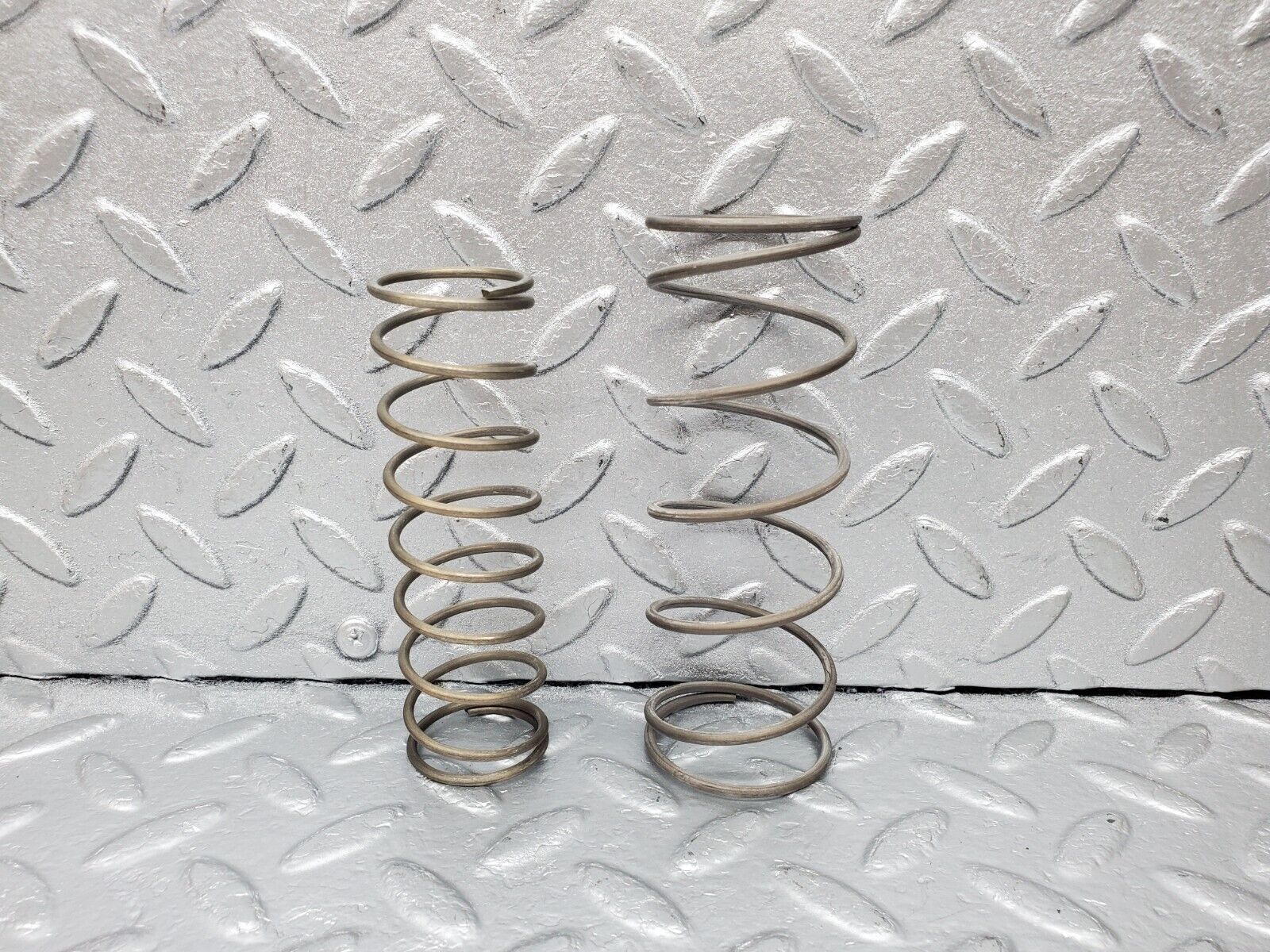 45488 Mercedes-Benz W124 260E Automatic Gearbox Piston Spring 722.409