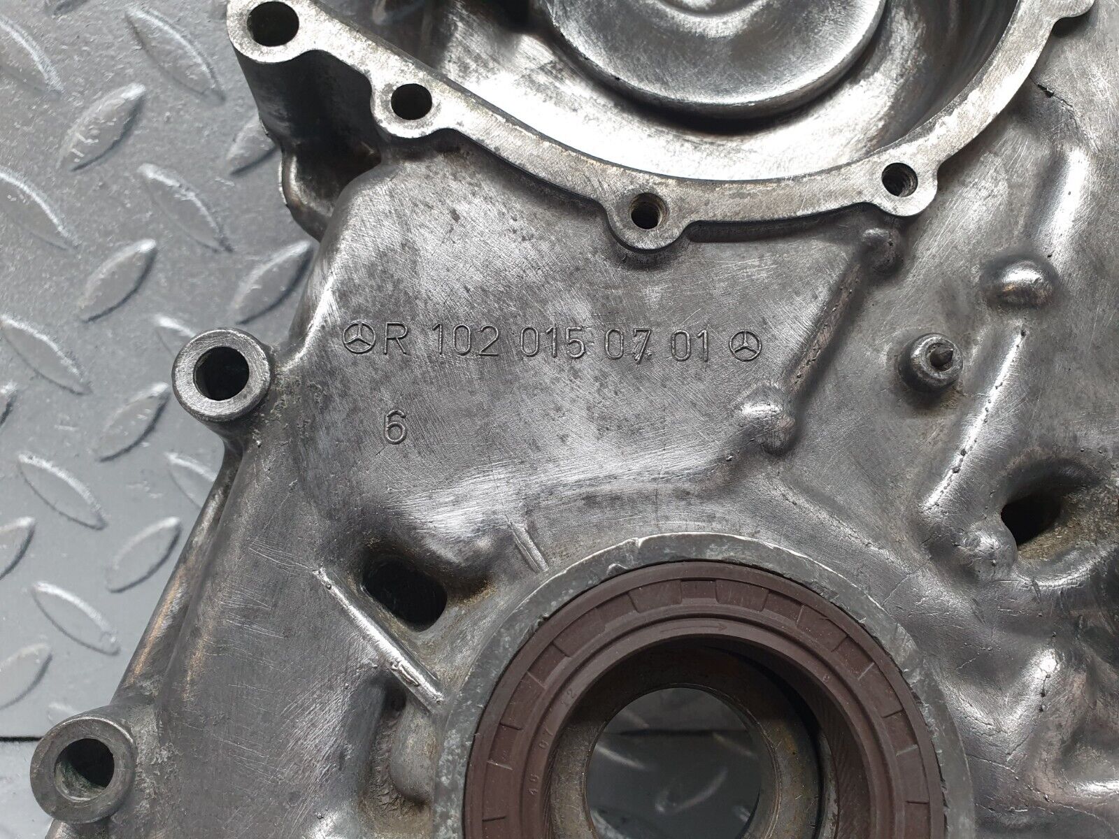 44002 Mercedes-Benz C123 230CE Coupe Engine Timing - Oil Pump Cover 1020150701