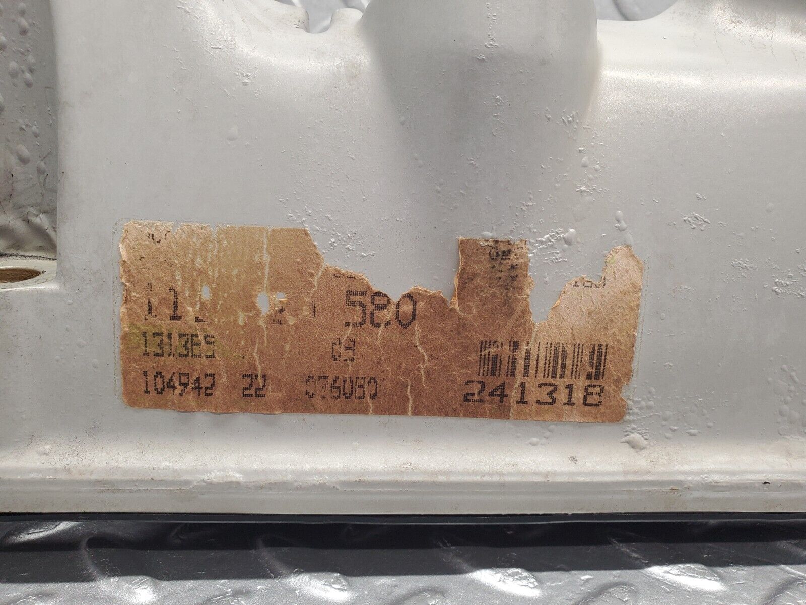 46232 Mercedes-Benz W124 280E Cylinder Head Valve Cover 1040160705