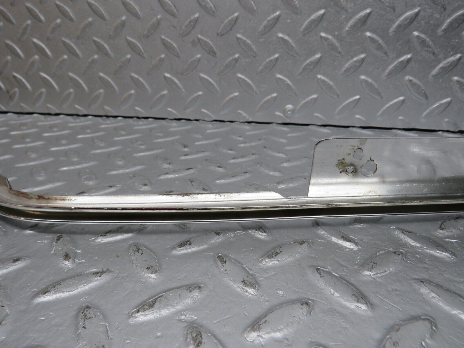 39862 Mercedes-Benz R107 350SL Hardtop Chrome Trim Right Side