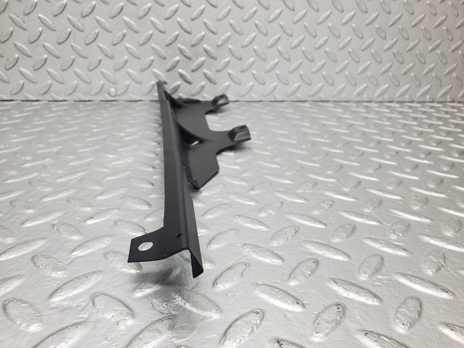 46569 Mercedes-Benz C123 280CE Coupe Rear Left Window Channel Support Bracket