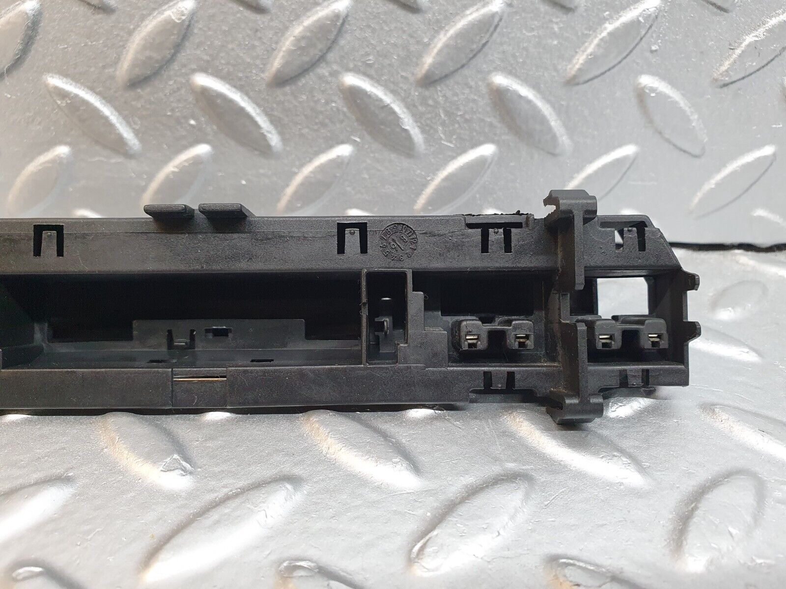 41982 Mercedes-Benz W202 C200 Centre Console Switch Bracket 2108210071