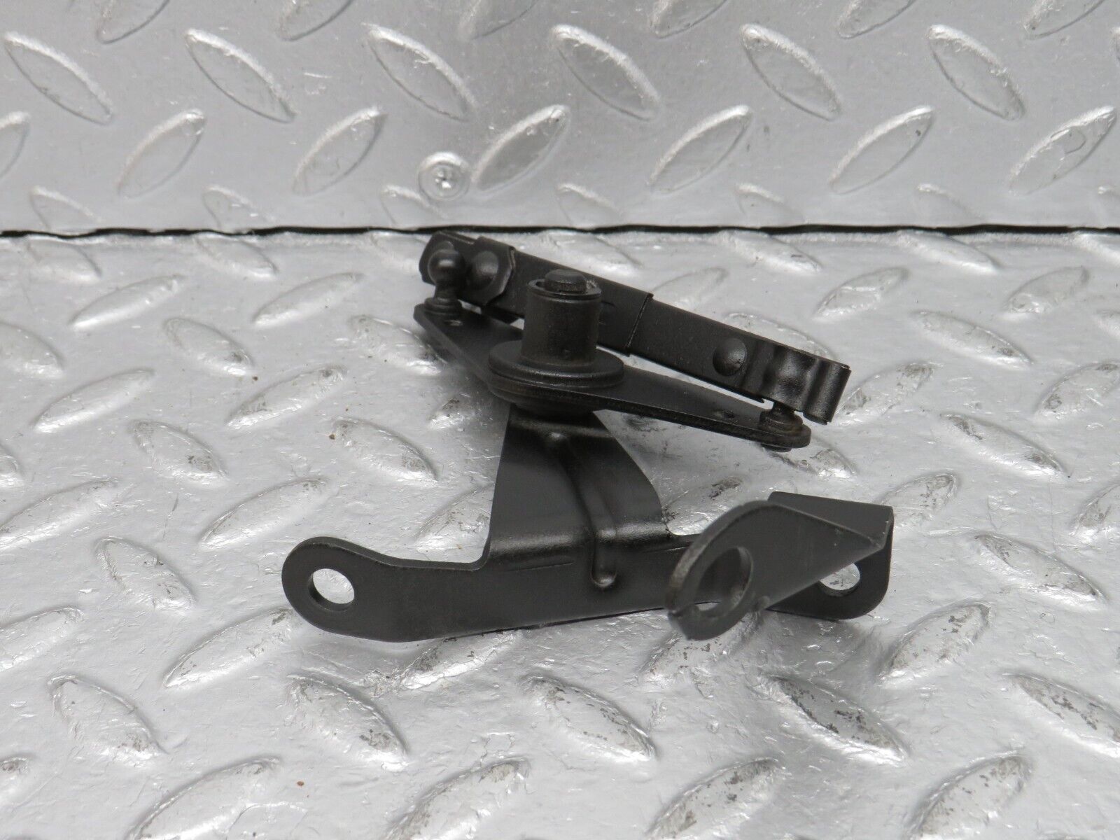 39261 Mercedes-Benz R107 500SL Throttle Linkage