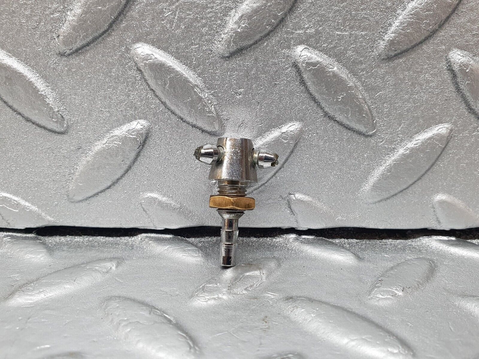 43382 Mercedes-Benz W108 280SE Windscreen Washer Nozzle