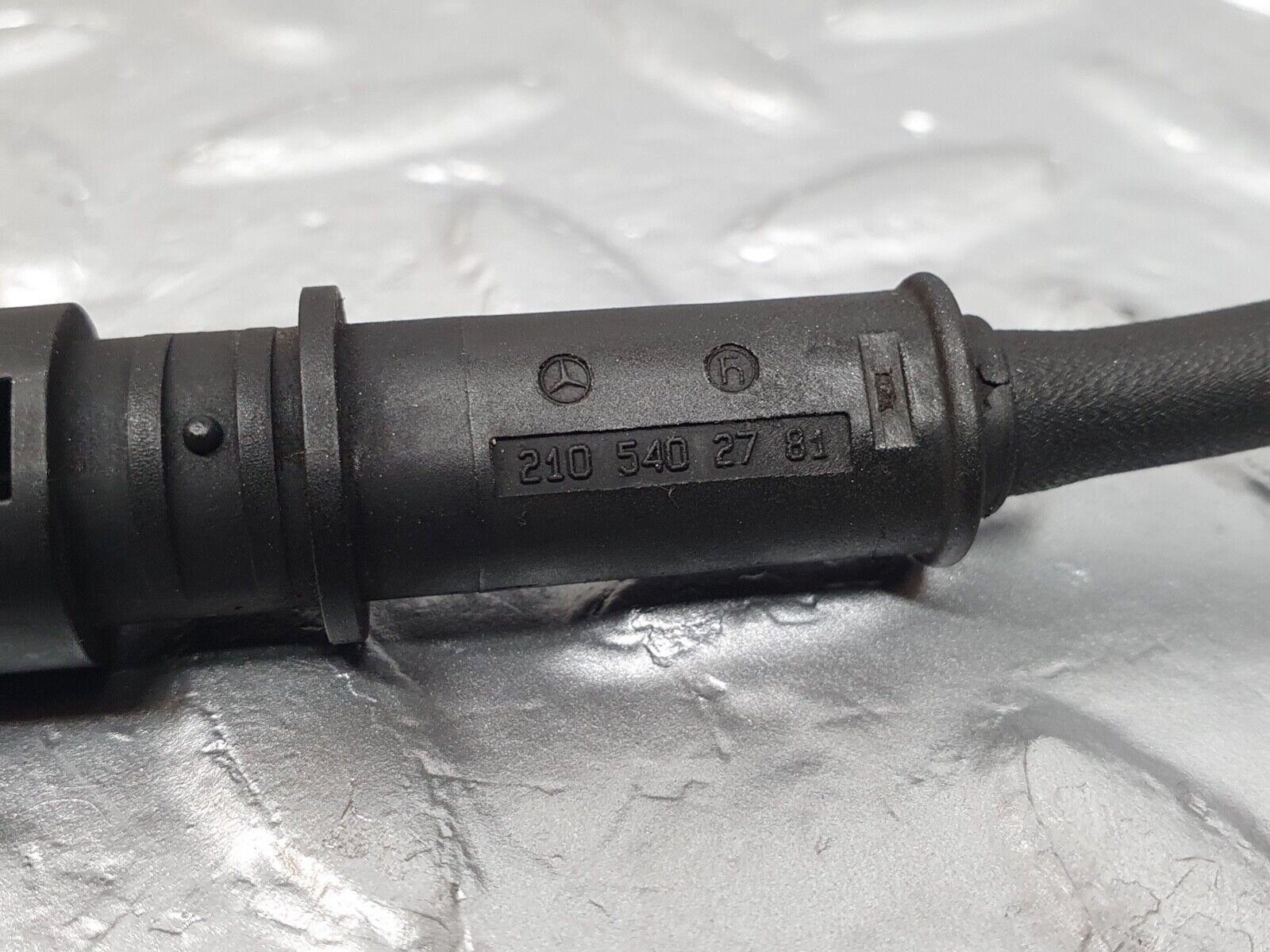 42018 Mercedes-Benz W202 C200 Bonnet Lock Latch 2028206210 2105402781