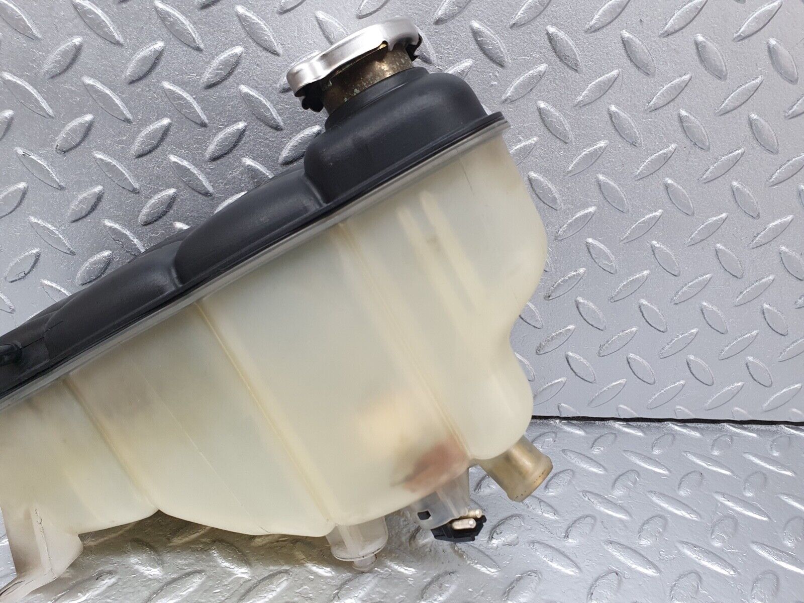 42010 Mercedes-Benz W202 C200 Coolant Reservoir Tank 2025000249 1245000406