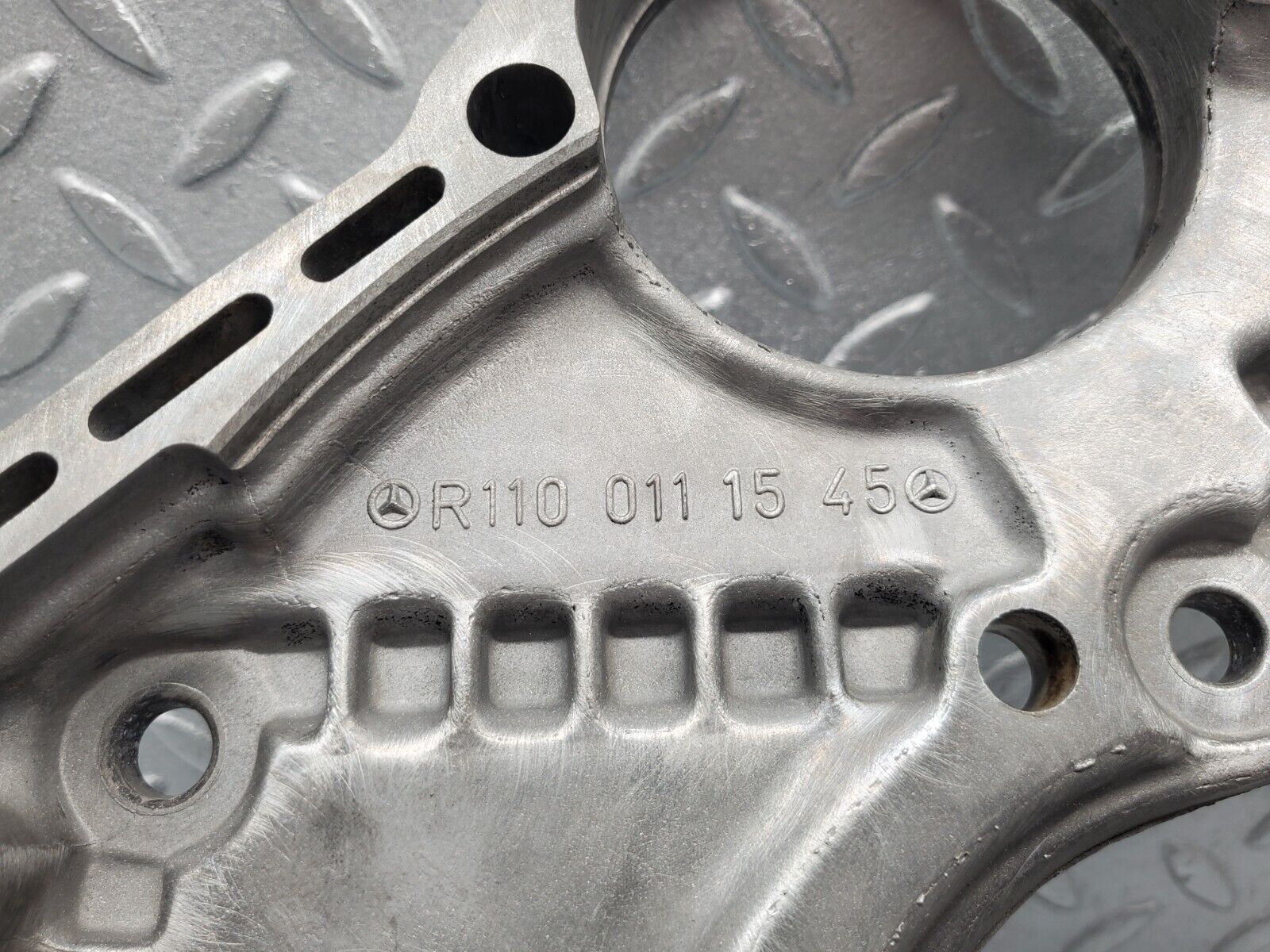 46661 Mercedes-Benz C123 280CE Coupe Gearbox Flange 1100111545