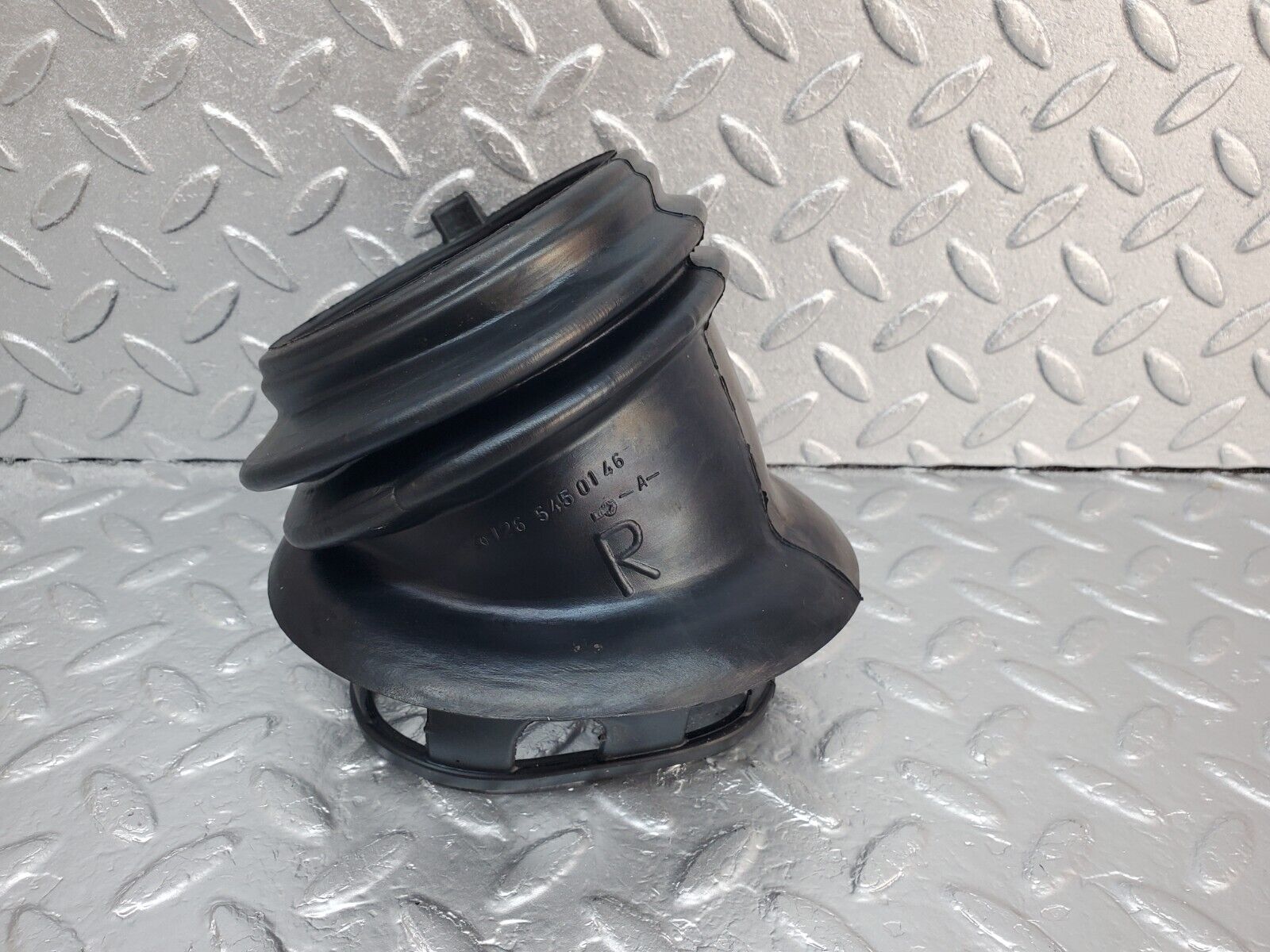 45672 Mercedes-Benz W126 420SE Fuse Box Rubber Grommet 1265450146