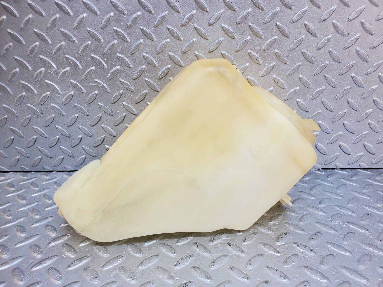 44769 Mercedes-Benz W124 220E Windscreen Washer Fluid Reservoir 1248691020 1248690272 1295400217