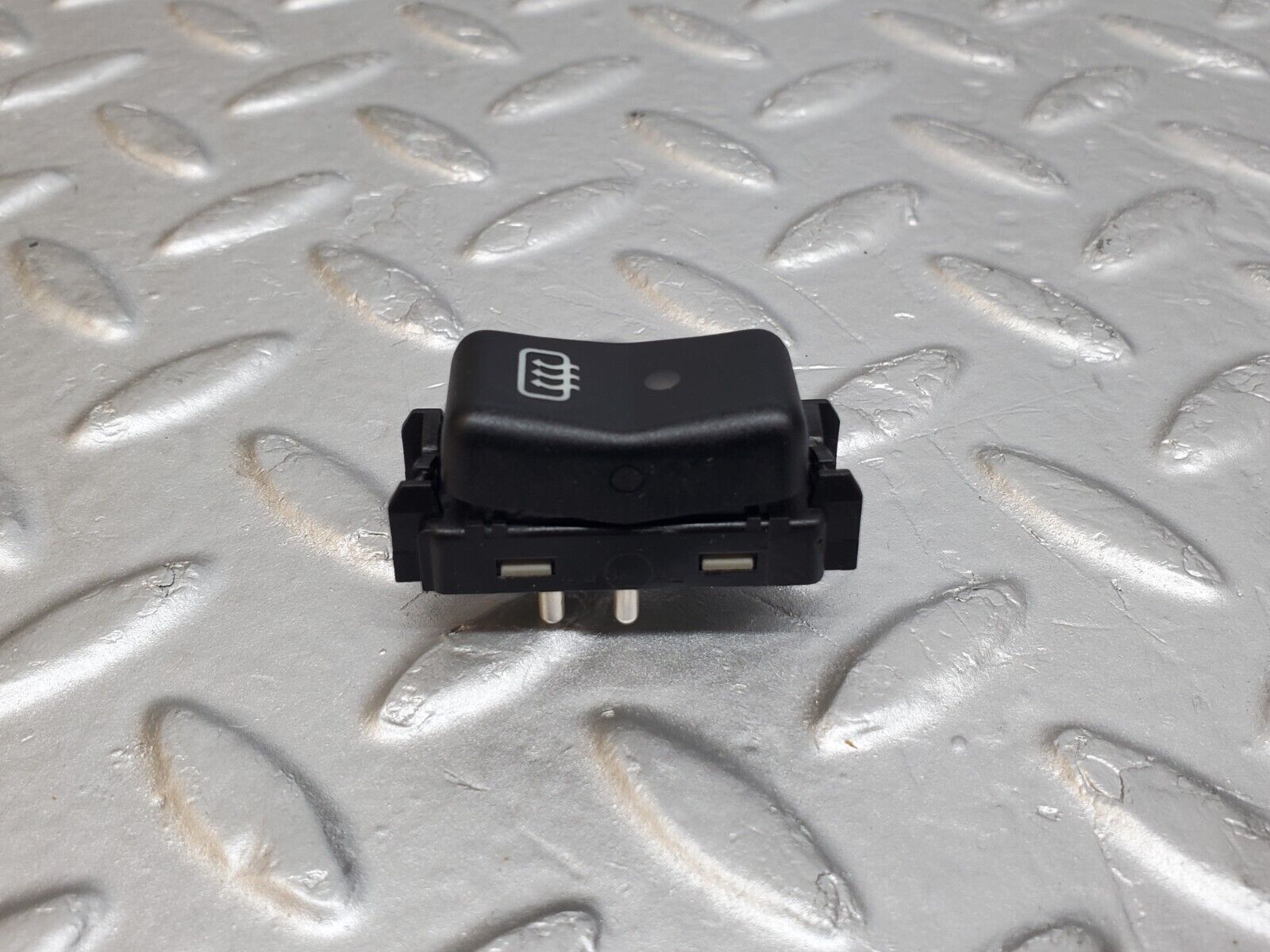 44715 Mercedes-Benz W124 220E Rear Windscreen Defroster Switch 1298207410