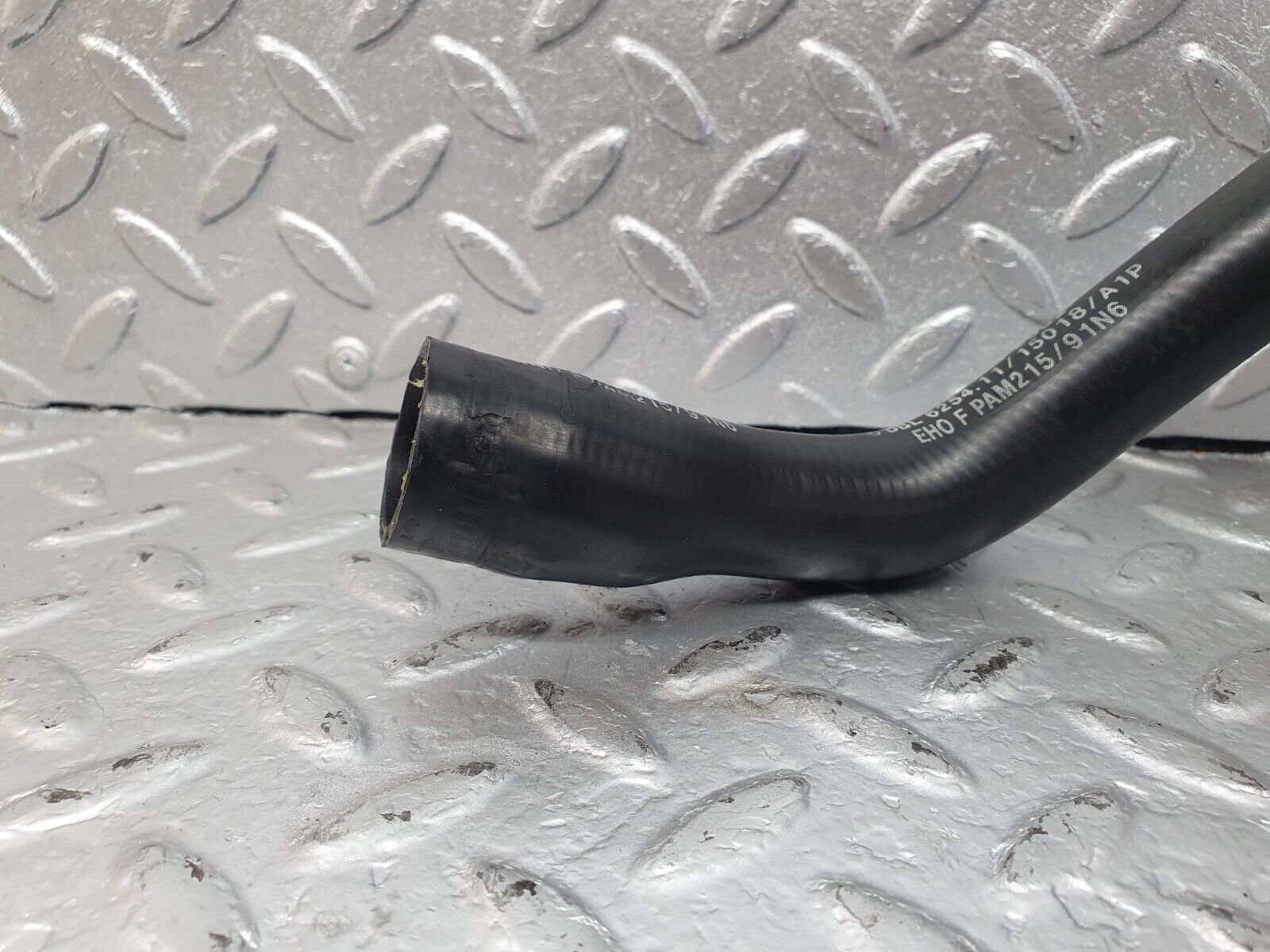 42523 Mercedes-Benz R129 320SL Coupe Radiator Lower Hose Pipe 1295012582