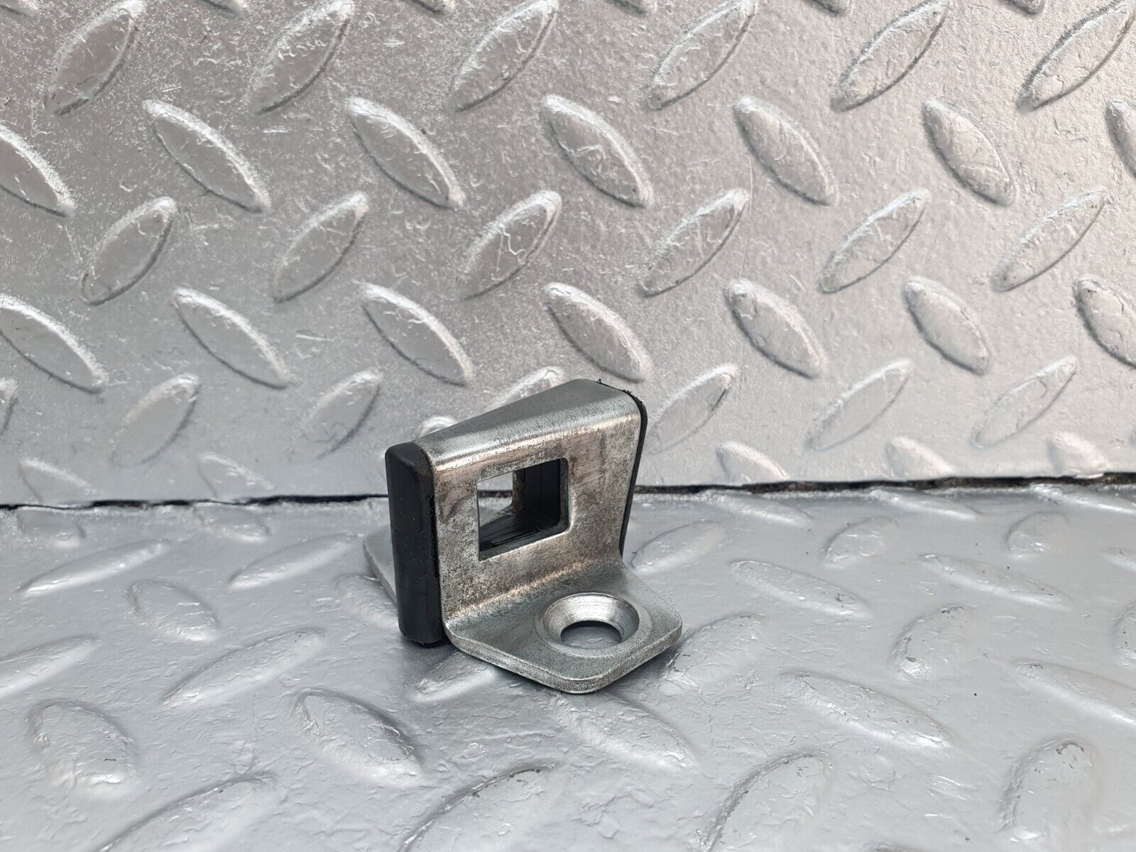 42892 Mercedes-Benz W201 190 2.0L Door Lock Latch