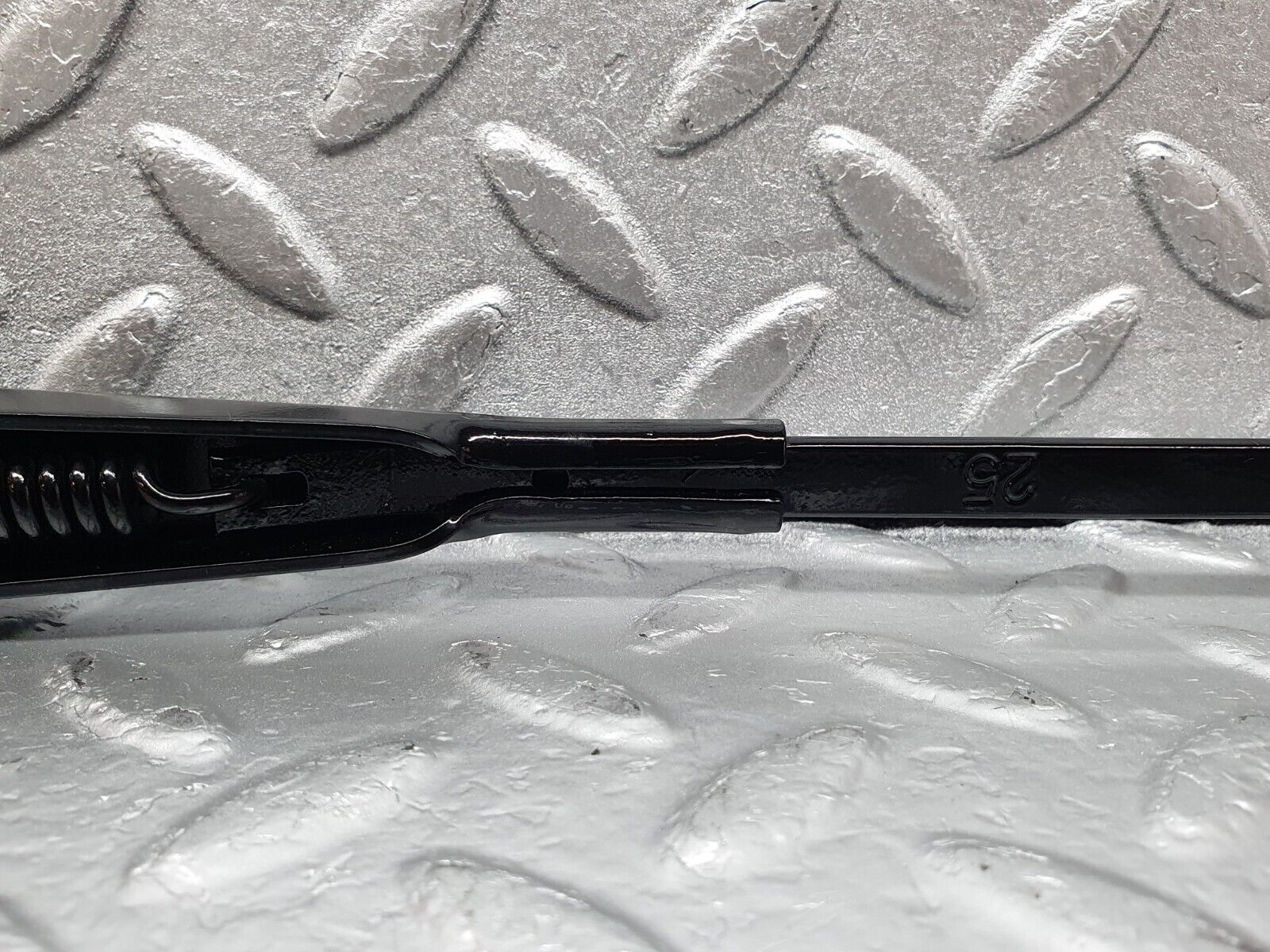 43705 Mercedes-Benz C126 380SEC Coupe Windscreen Wiper Arm Left Side Bosch