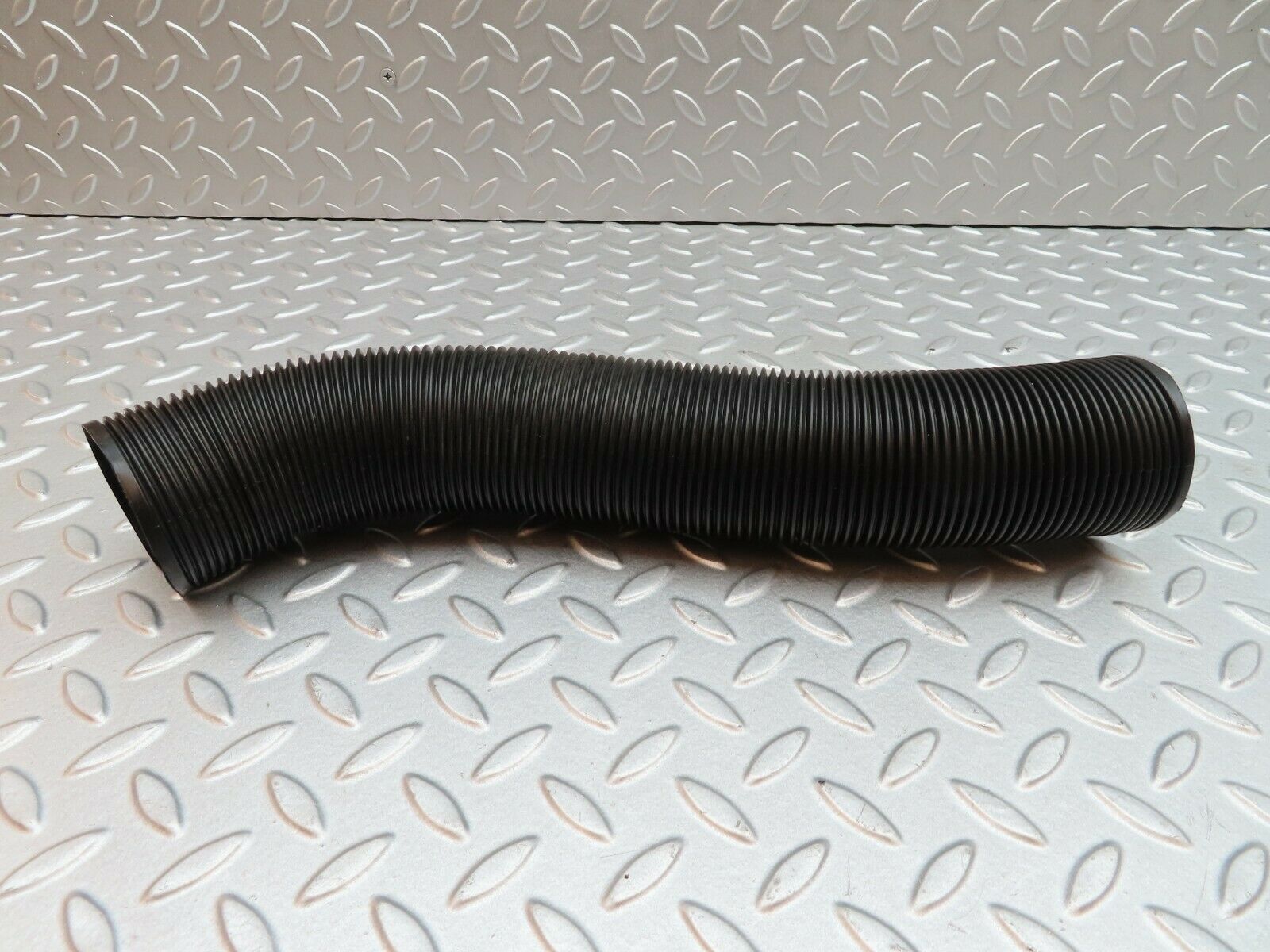 4986 Mercedes-Benz R107 350SL Ventilation Pipe