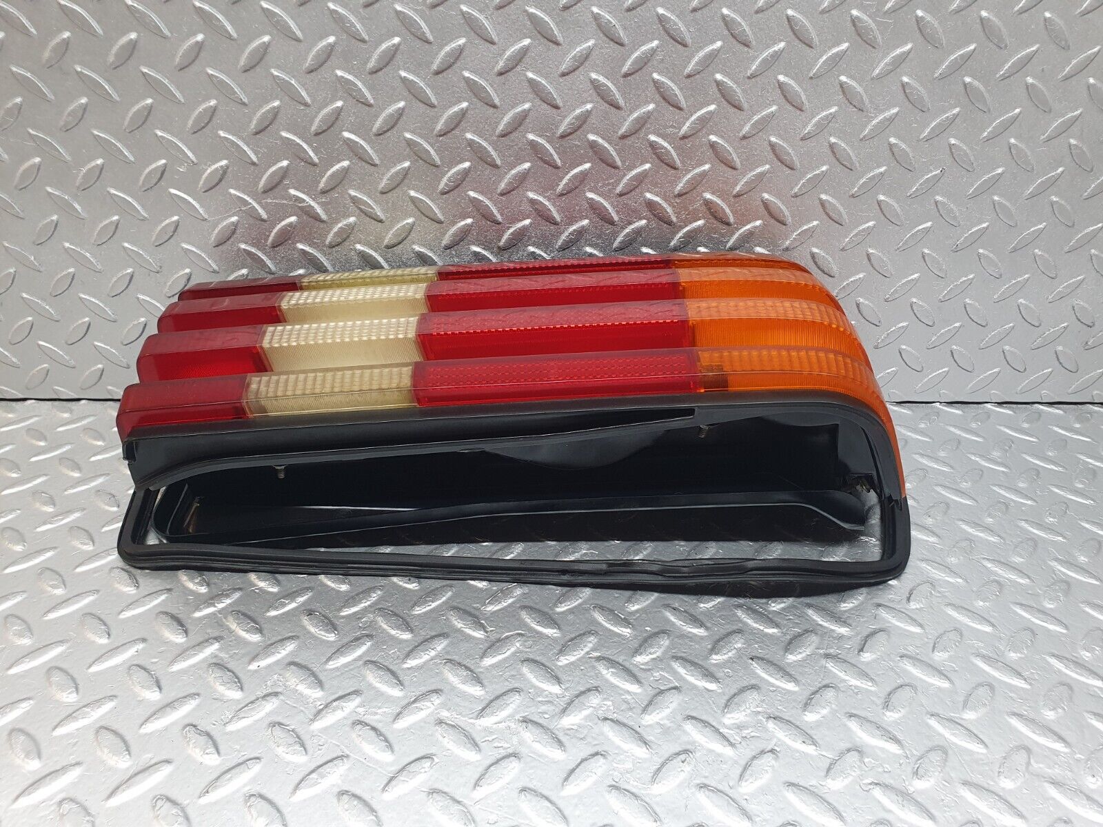 43622 Mercedes-Benz C126 380SEC Coupe Tail Light Left Side 53316R7